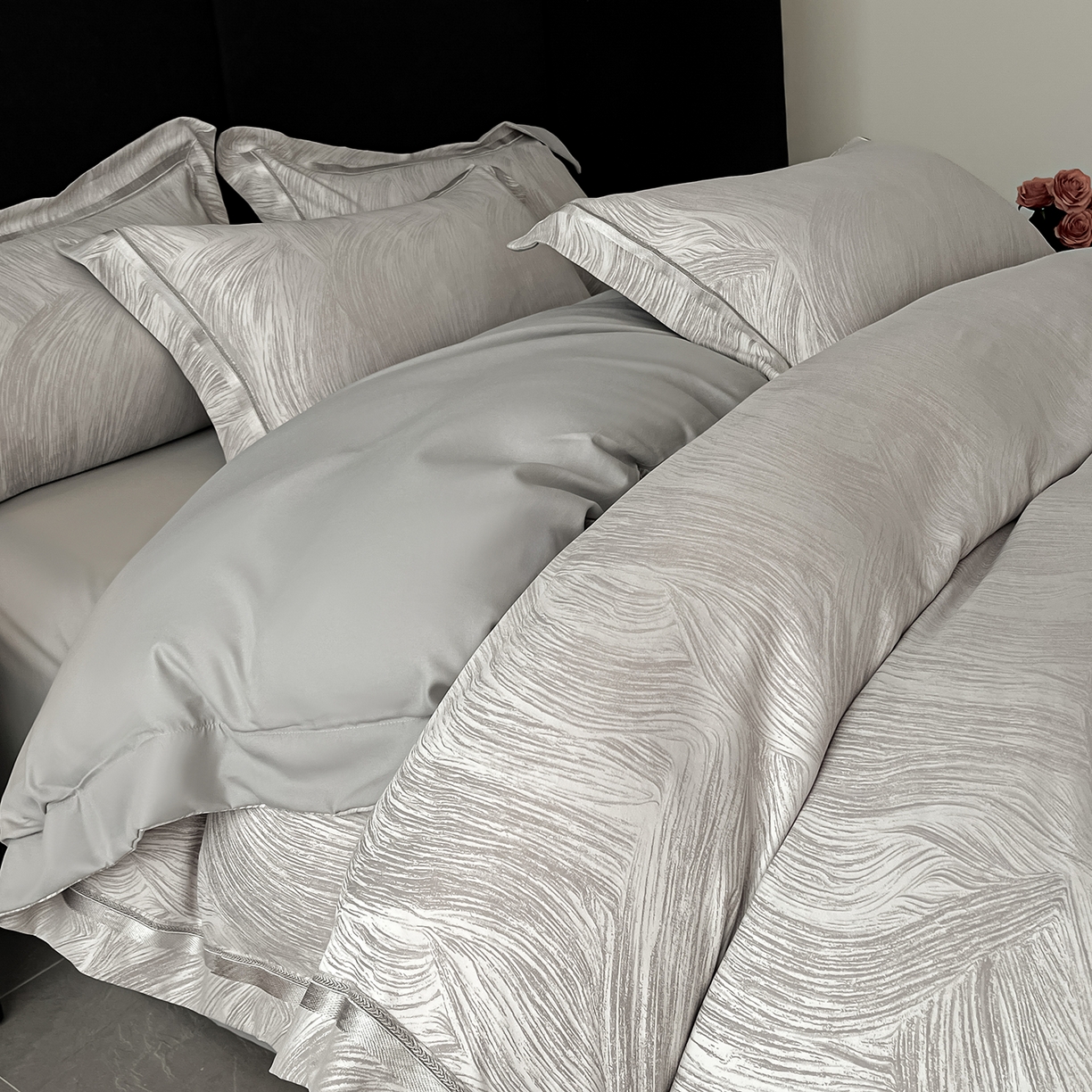 91家纺网 家纺一手货源 找家纺 置顶家纺 2026新款摩登天空亲肤磨毛提花系列四件套 摩登天空-绅士灰