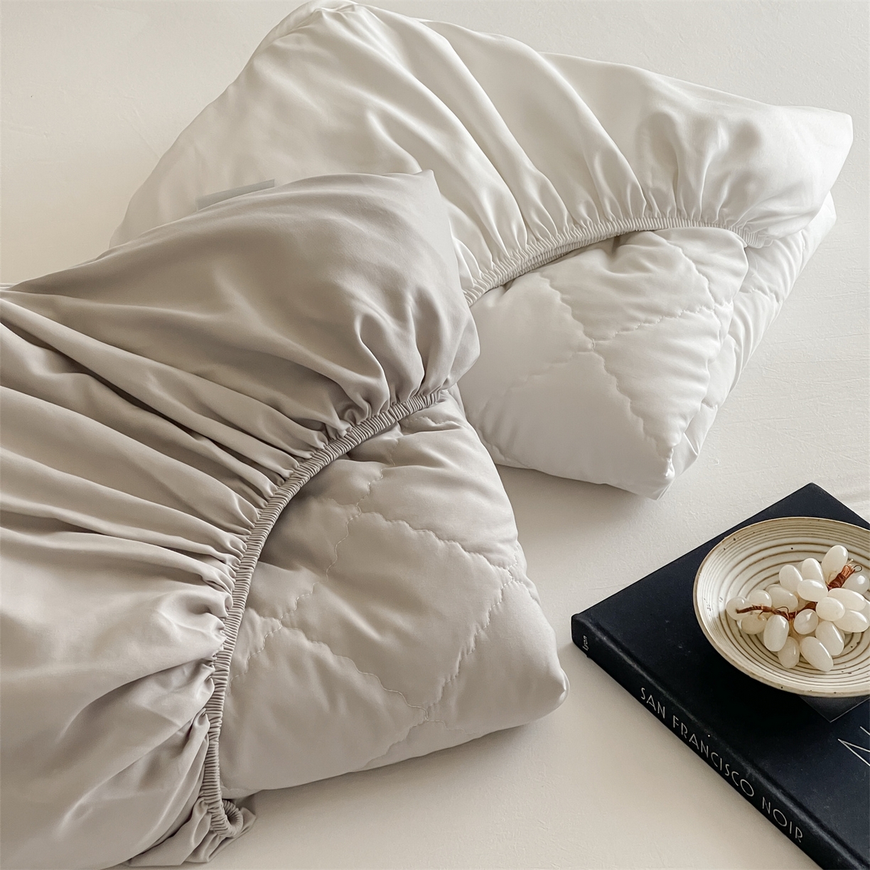 91家纺网 家纺一手货源 找家纺 三味舒屋 2026新款三防功能夹棉床笠床垫保护罩（严格控价：券后135/155/165） 组合图仅供展示-不可下单