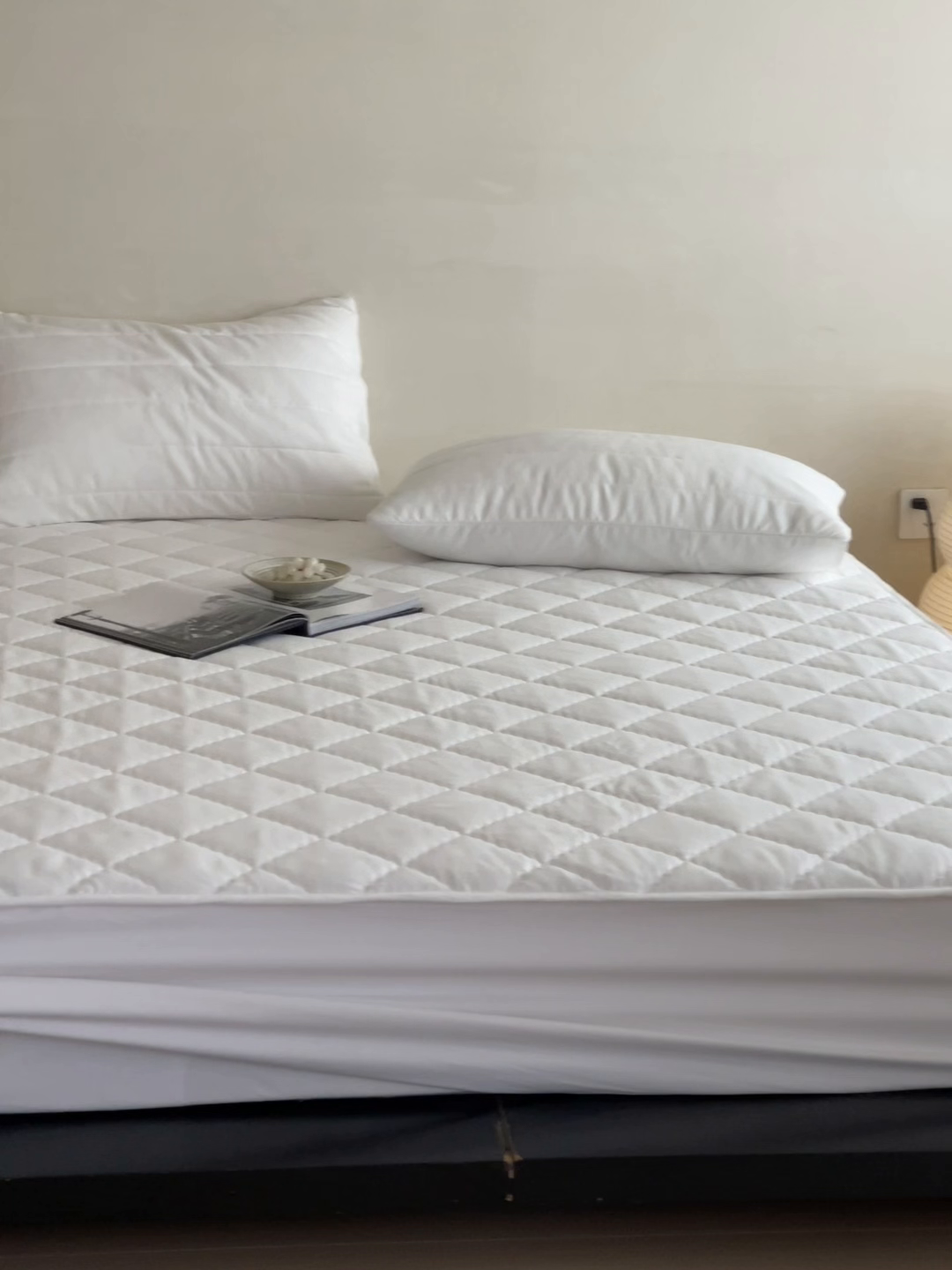 91家纺网 家纺一手货源 找家纺 三味舒屋 2026新款三防功能夹棉床笠床垫保护罩（严格控价：券后135/155/165） 纯净白