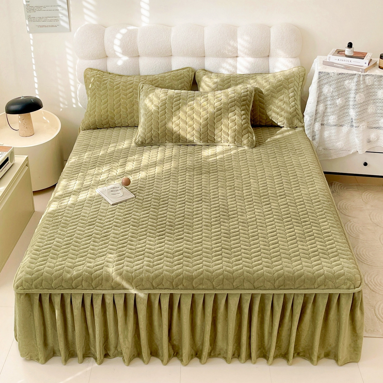 91家纺网 家纺一手货源 找家纺 （总）格真 2025新款高克重牛奶绒夹棉床裙三件套（裙边高度45公分）