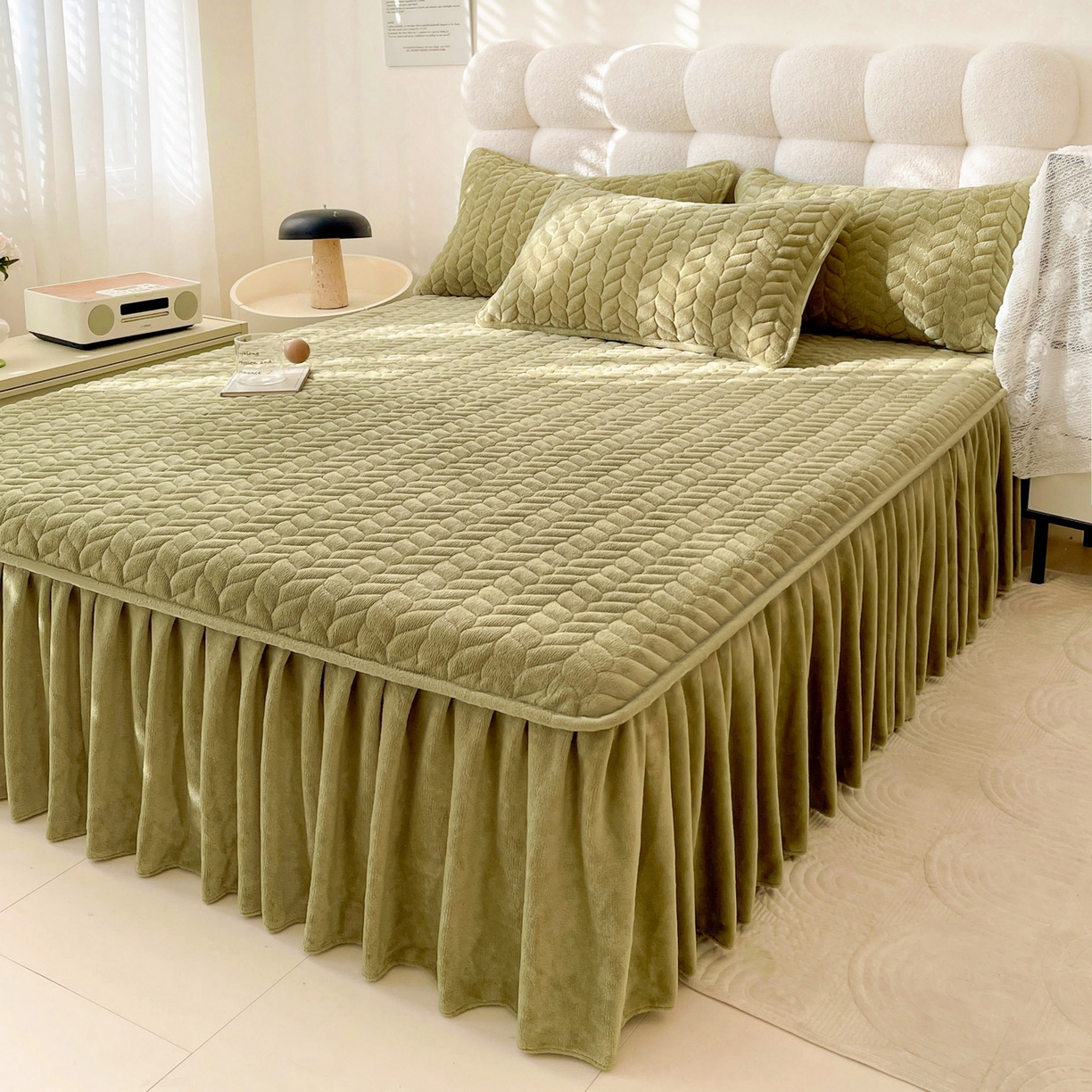 91家纺网 家纺一手货源 找家纺 （总）格真 2025新款高克重牛奶绒夹棉床裙三件套（裙边高度45公分）