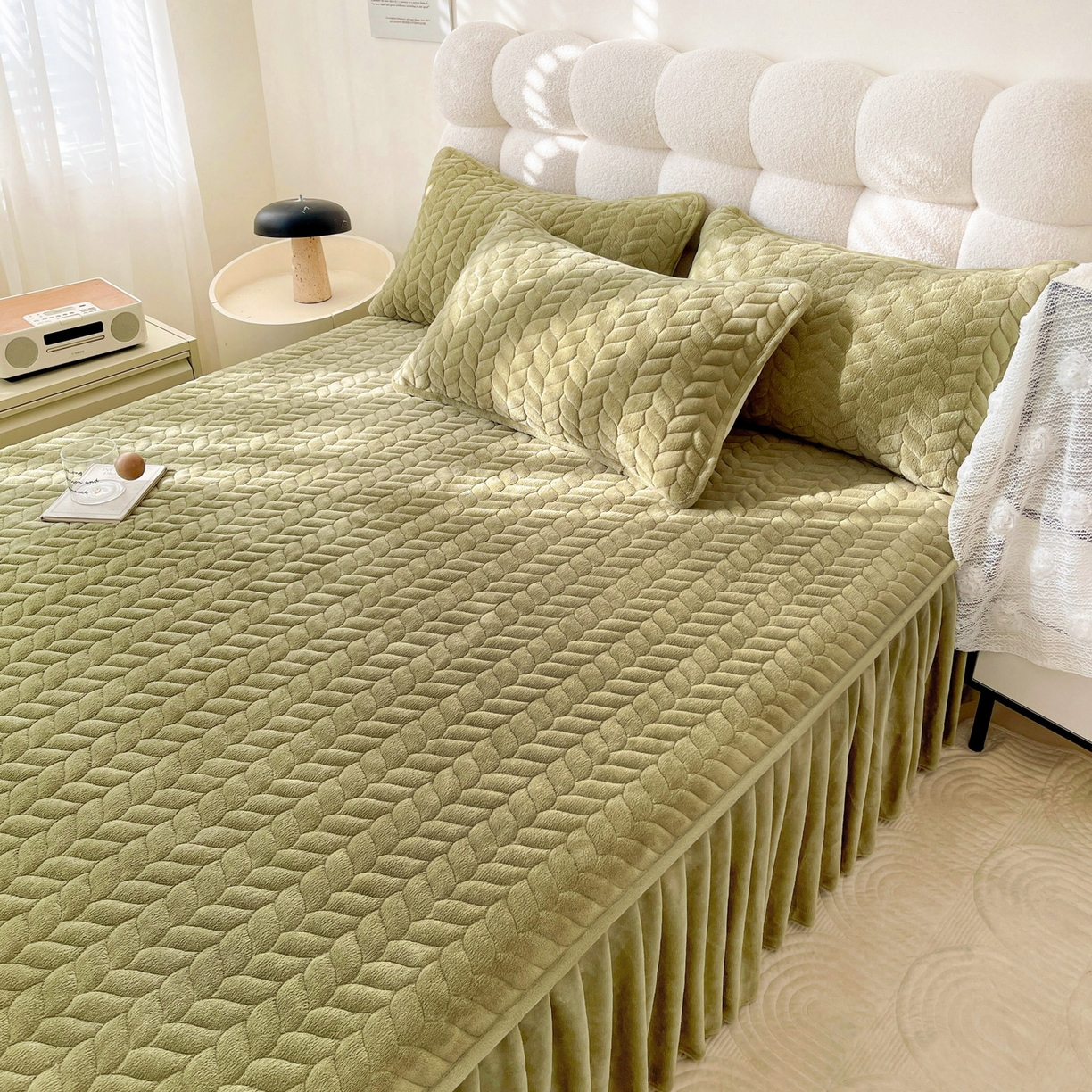 91家纺网 家纺一手货源 找家纺 （总）格真 2025新款高克重牛奶绒夹棉床裙三件套（裙边高度45公分）