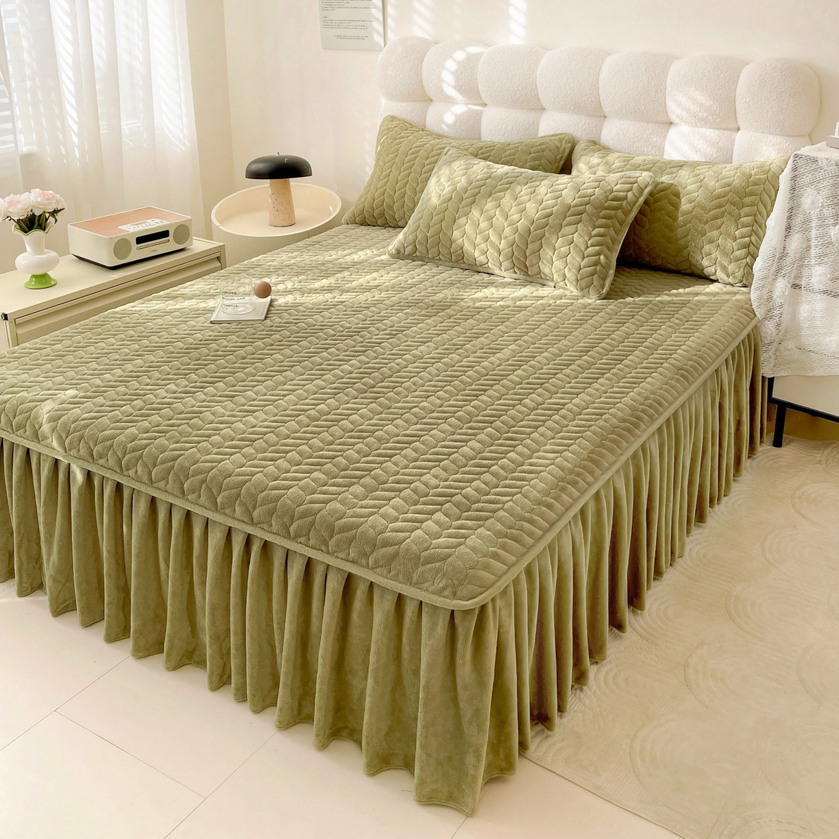 91家纺网 家纺一手货源 找家纺 （总）格真 2025新款高克重牛奶绒夹棉床裙三件套（裙边高度45公分）