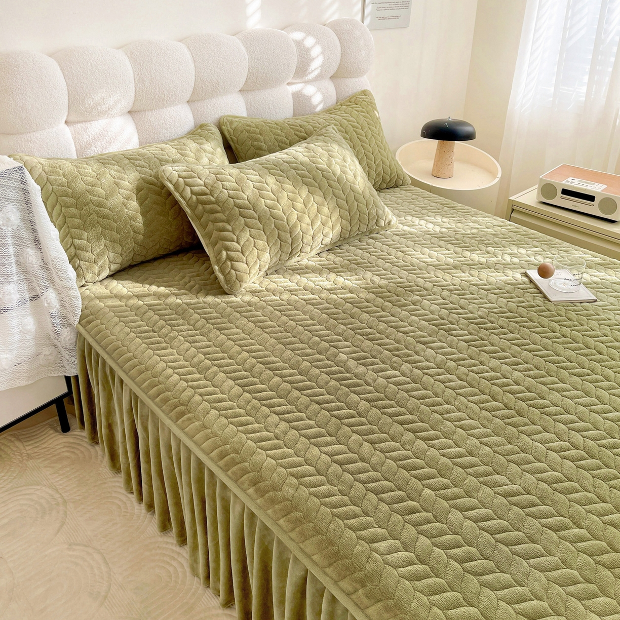 91家纺网 家纺一手货源 找家纺 （总）格真 2025新款高克重牛奶绒夹棉床裙三件套（裙边高度45公分）