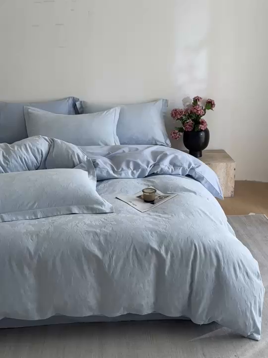 91家纺网 家纺一手货源 找家纺 格里芬家纺 2026新款全棉水洗立体浮雕提花纯棉四件套 柔风香草-云水蓝