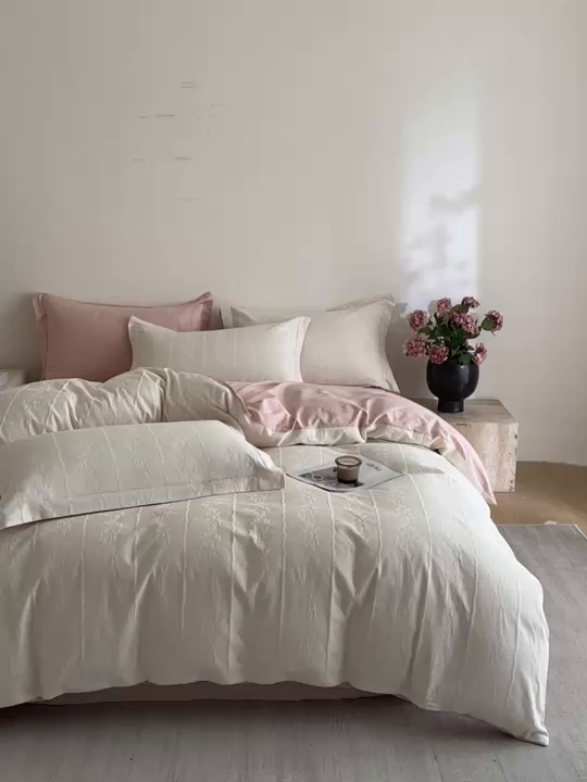 91家纺网 家纺一手货源 找家纺 格里芬家纺 2026新款全棉水洗立体浮雕提花纯棉四件套 浪漫情缘-奶昔白