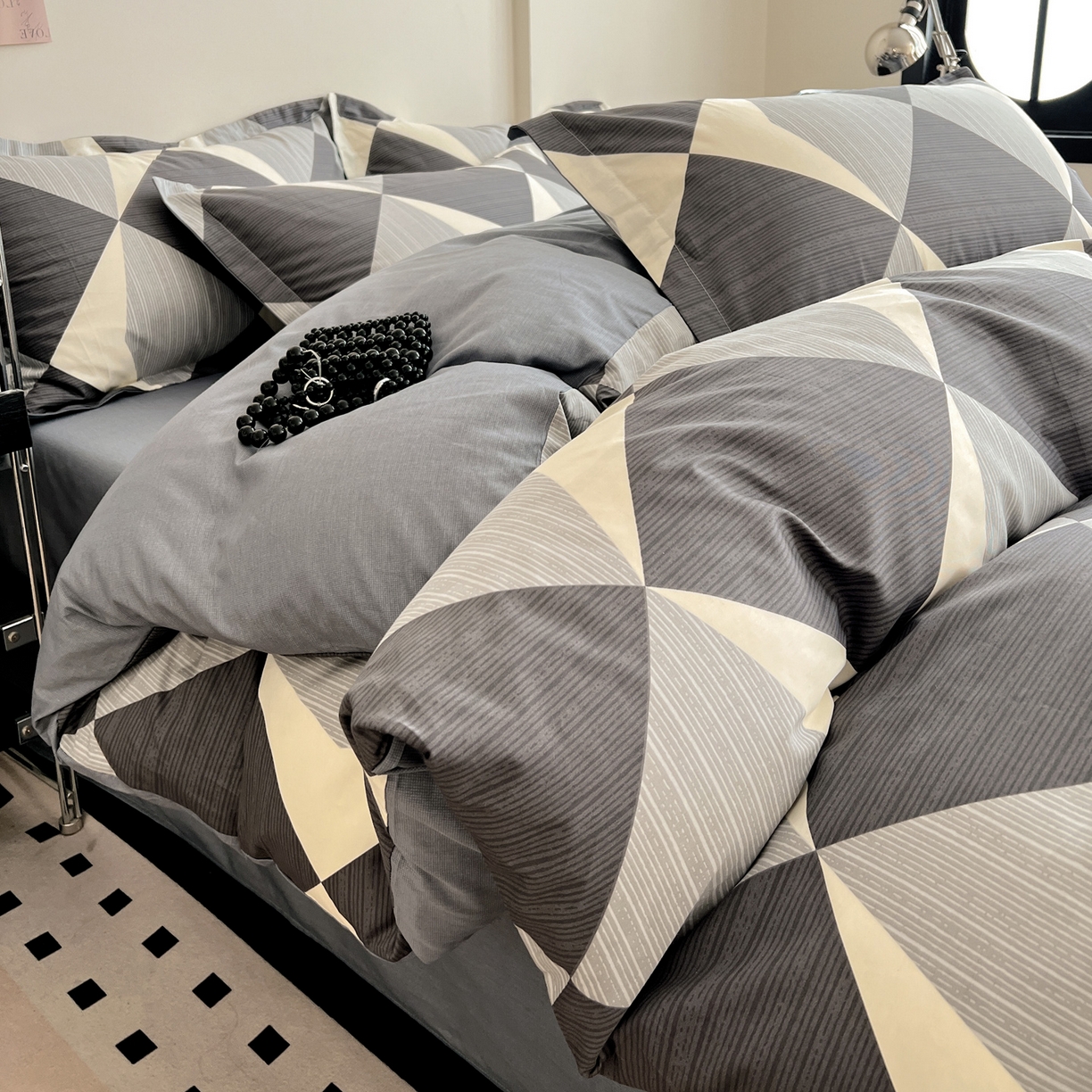 91家纺网 家纺一手货源 找家纺 盛馨家纺 2026新款全棉高支高密精梳棉北欧绅士风四件套纯棉床笠学生三件套 罗拉