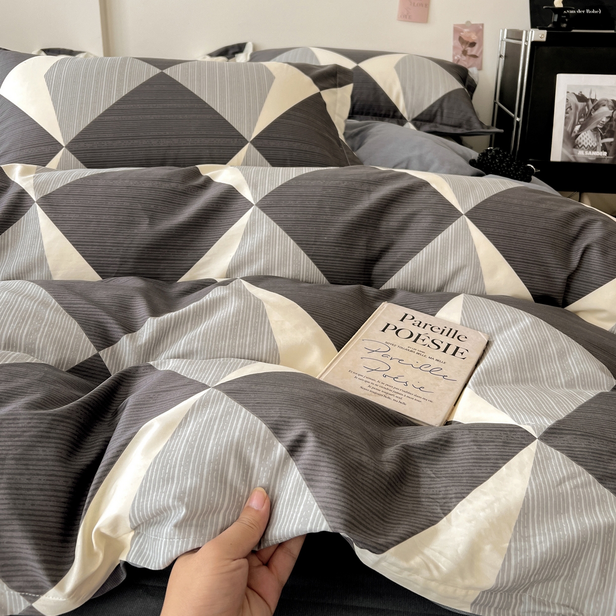 91家纺网 家纺一手货源 找家纺 盛馨家纺 2026新款全棉高支高密精梳棉北欧绅士风四件套纯棉床笠学生三件套 罗拉