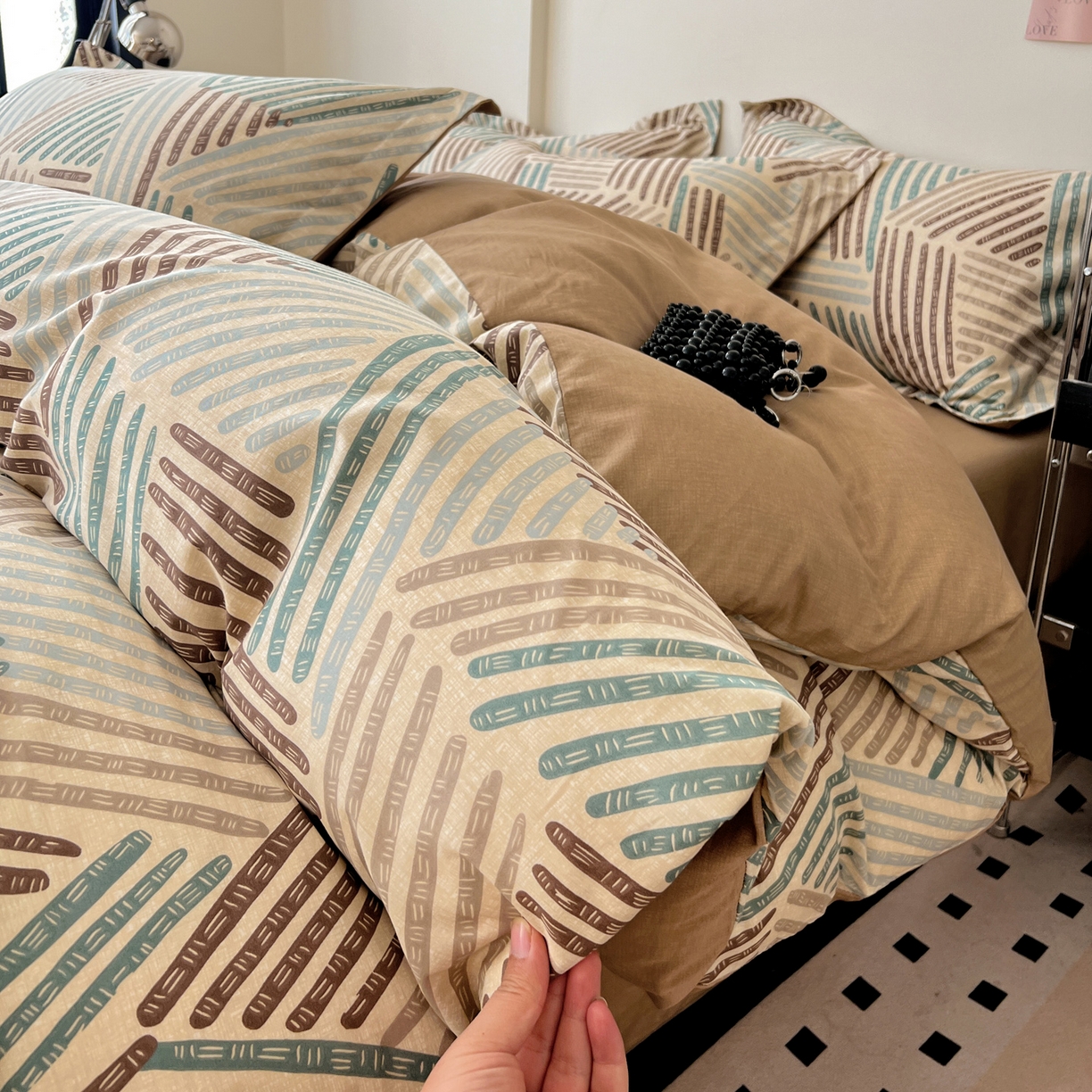 91家纺网 家纺一手货源 找家纺 盛馨家纺 2026新款全棉高支高密精梳棉北欧绅士风四件套纯棉床笠学生三件套 艾米