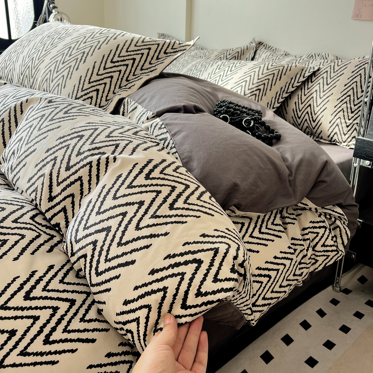 91家纺网 家纺一手货源 找家纺 盛馨家纺 2026新款全棉高支高密精梳棉北欧绅士风四件套纯棉床笠学生三件套 寻野