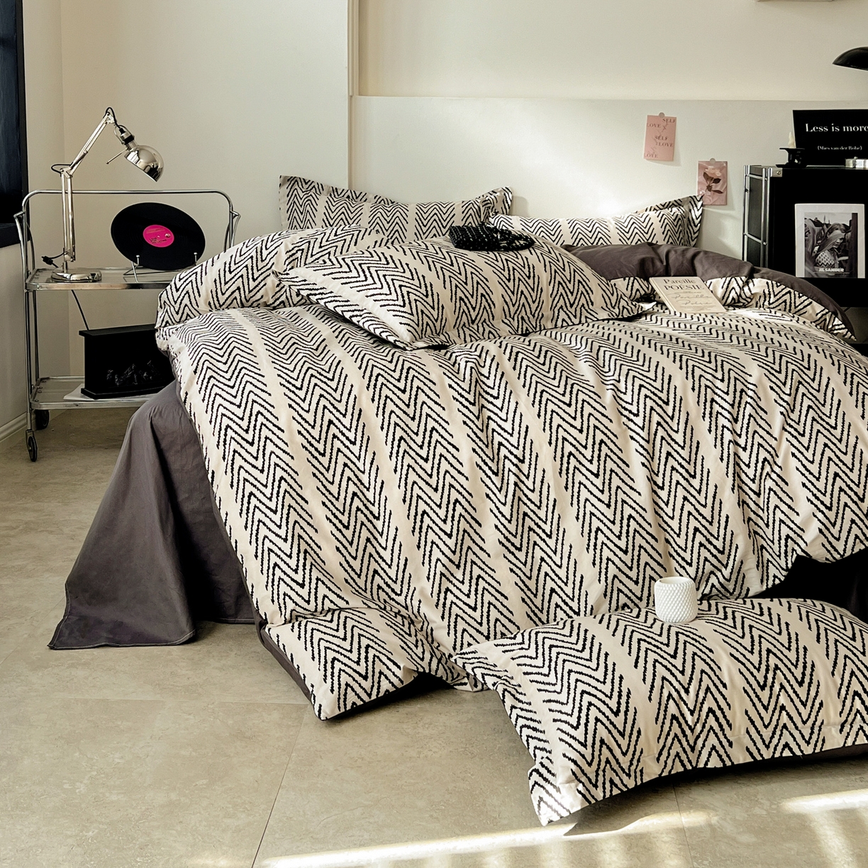 91家纺网 家纺一手货源 找家纺 盛馨家纺 2026新款全棉高支高密精梳棉北欧绅士风四件套纯棉床笠学生三件套 寻野