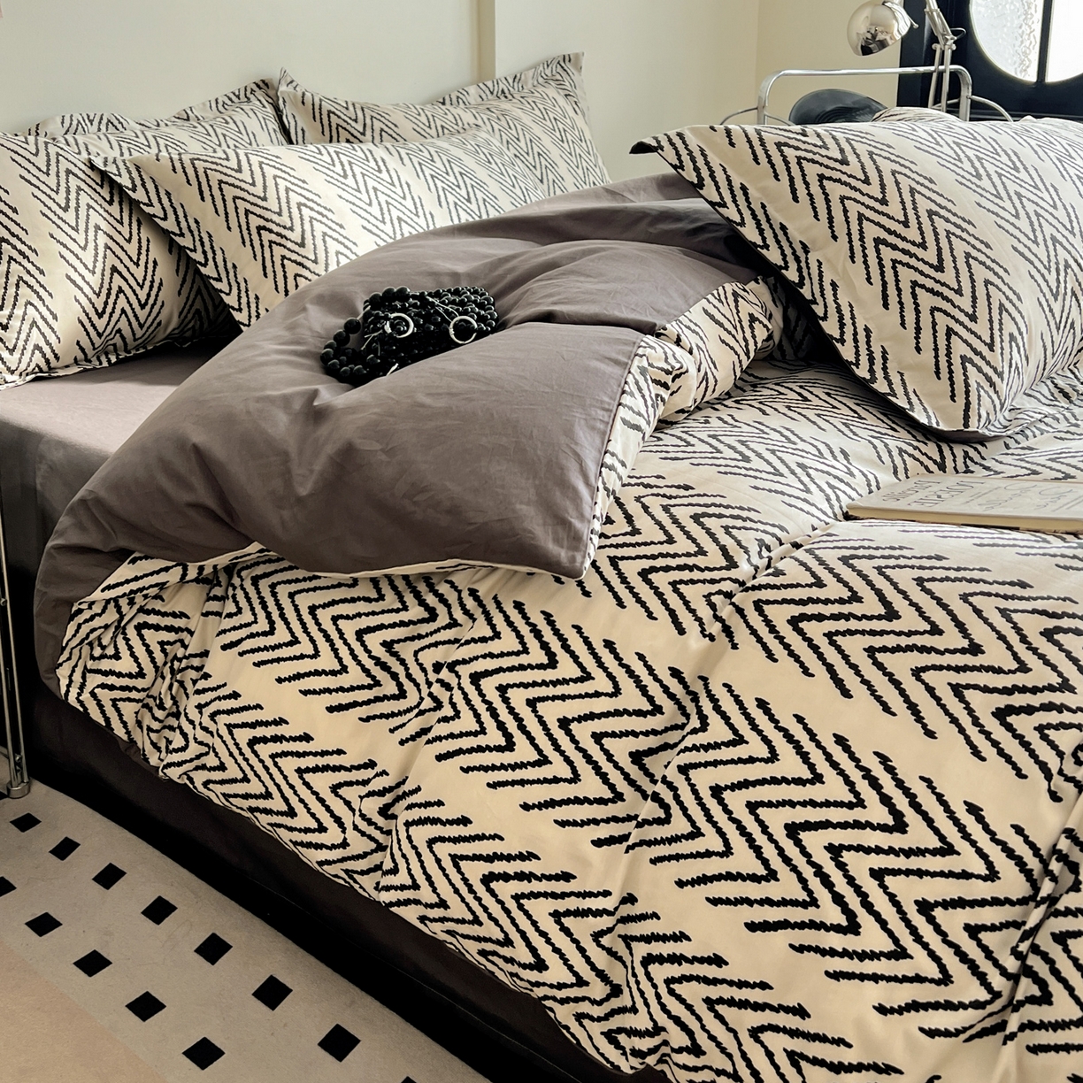 91家纺网 家纺一手货源 找家纺 盛馨家纺 2026新款全棉高支高密精梳棉北欧绅士风四件套纯棉床笠学生三件套 寻野