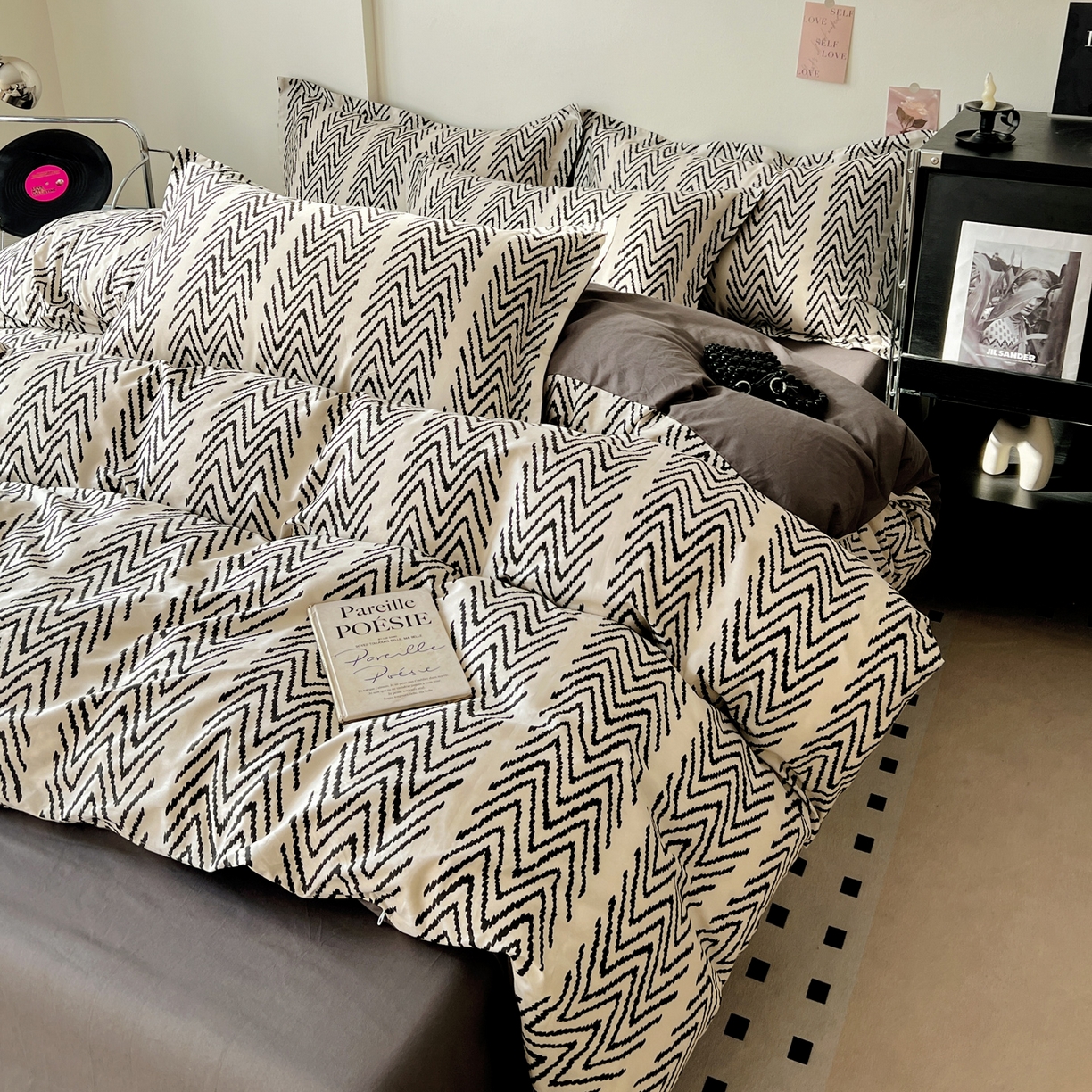 91家纺网 家纺一手货源 找家纺 盛馨家纺 2026新款全棉高支高密精梳棉北欧绅士风四件套纯棉床笠学生三件套 寻野