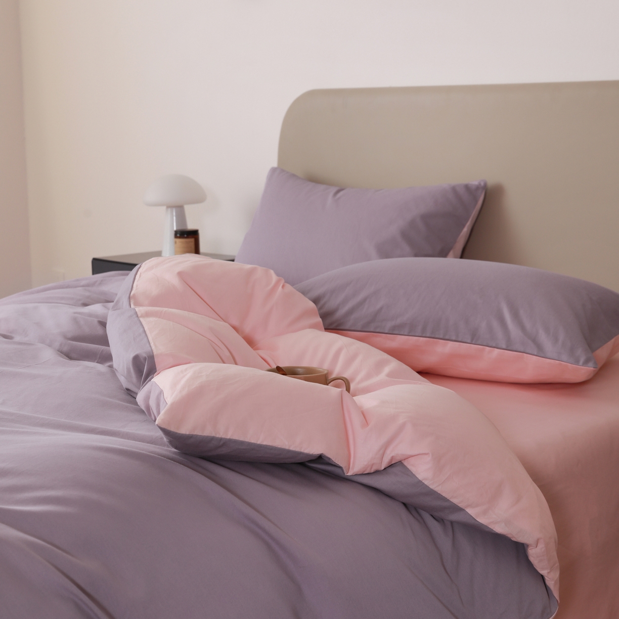 91家纺网 家纺一手货源 找家纺 盛馨家纺 2026新款40长绒棉ins美拉德色系纯色双拼全棉单品四件套单人纯色三件套 茄花紫+桃夭