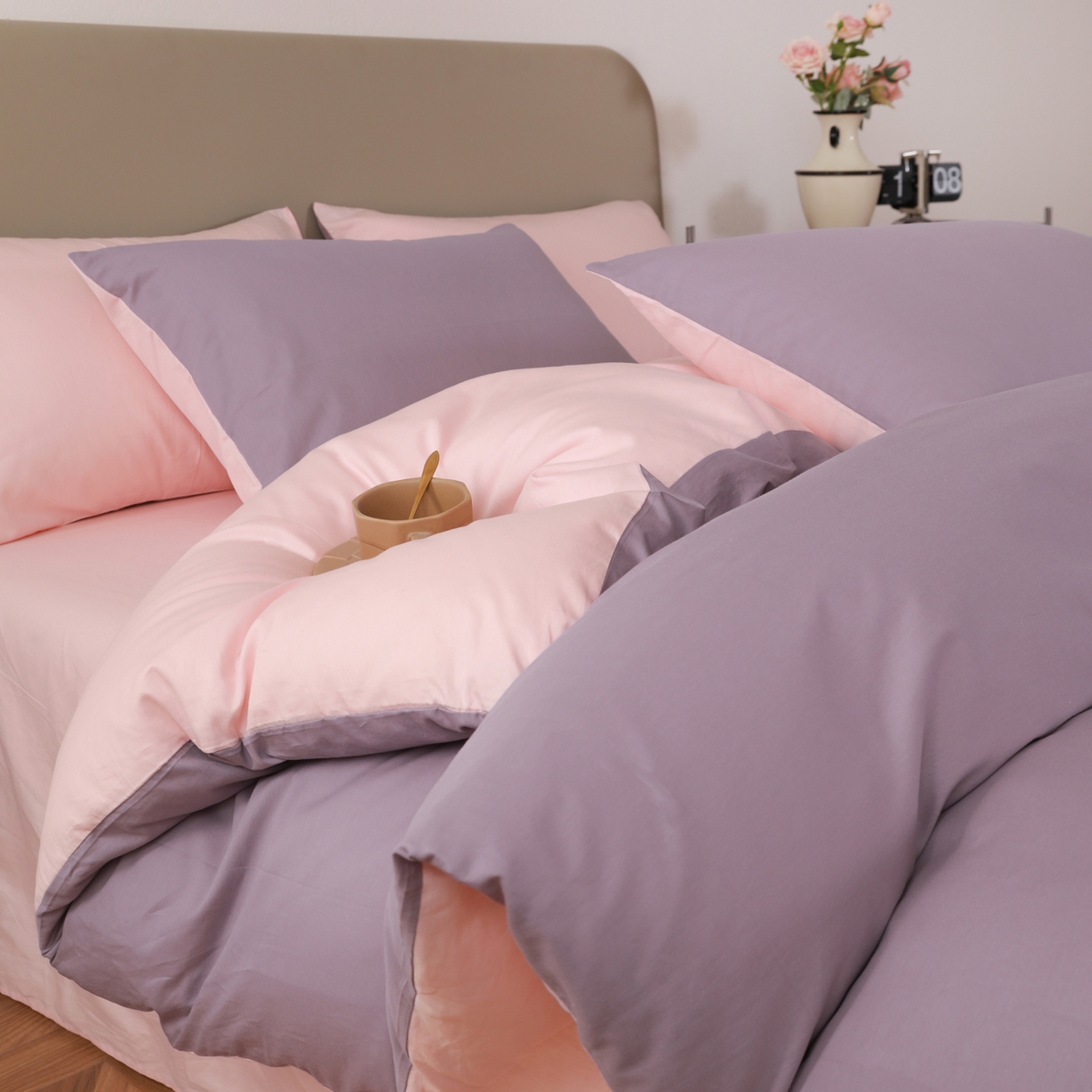 91家纺网 家纺一手货源 找家纺 盛馨家纺 2026新款40长绒棉ins美拉德色系纯色双拼全棉单品四件套单人纯色三件套 茄花紫+桃夭