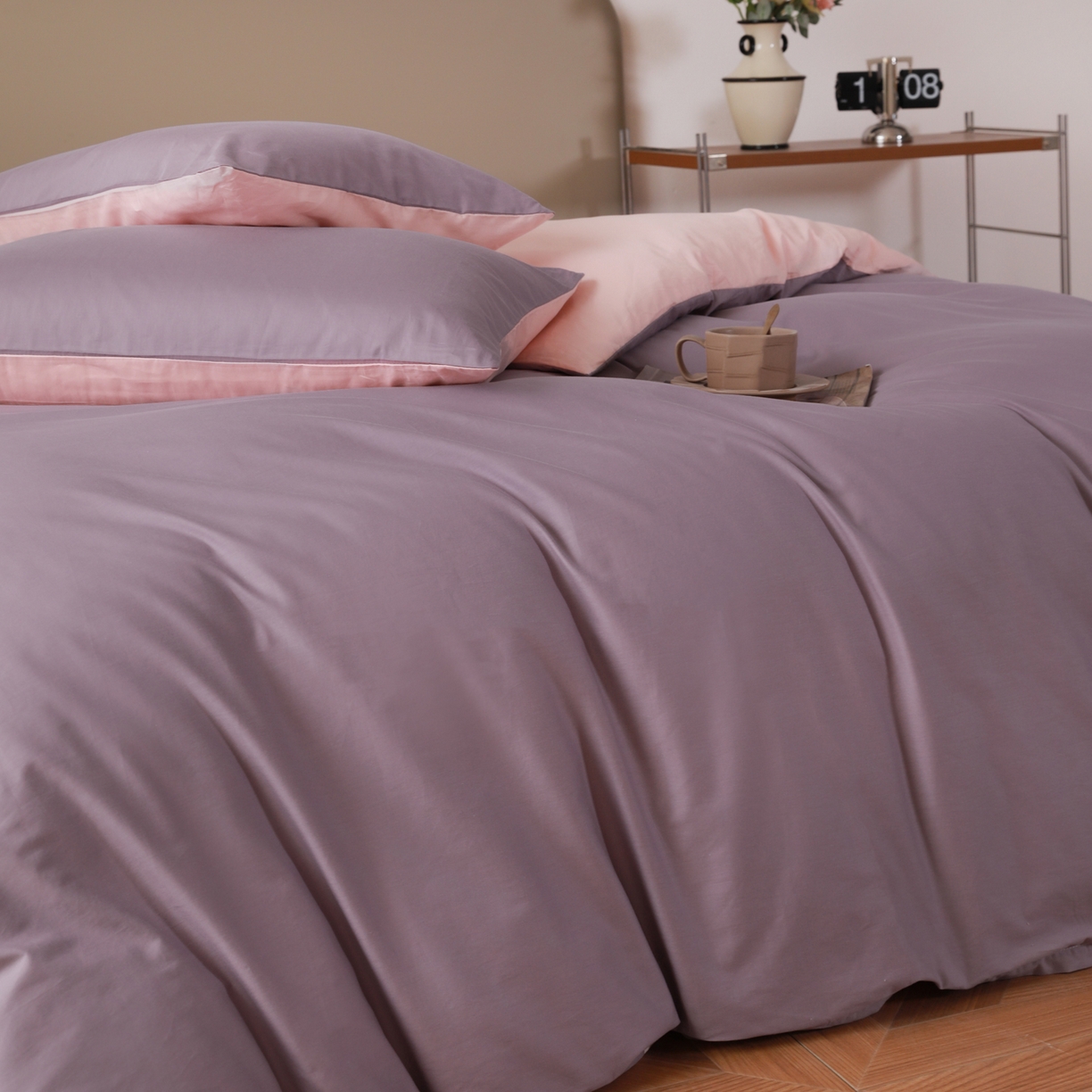 91家纺网 家纺一手货源 找家纺 盛馨家纺 2026新款40长绒棉ins美拉德色系纯色双拼全棉单品四件套单人纯色三件套 茄花紫+桃夭