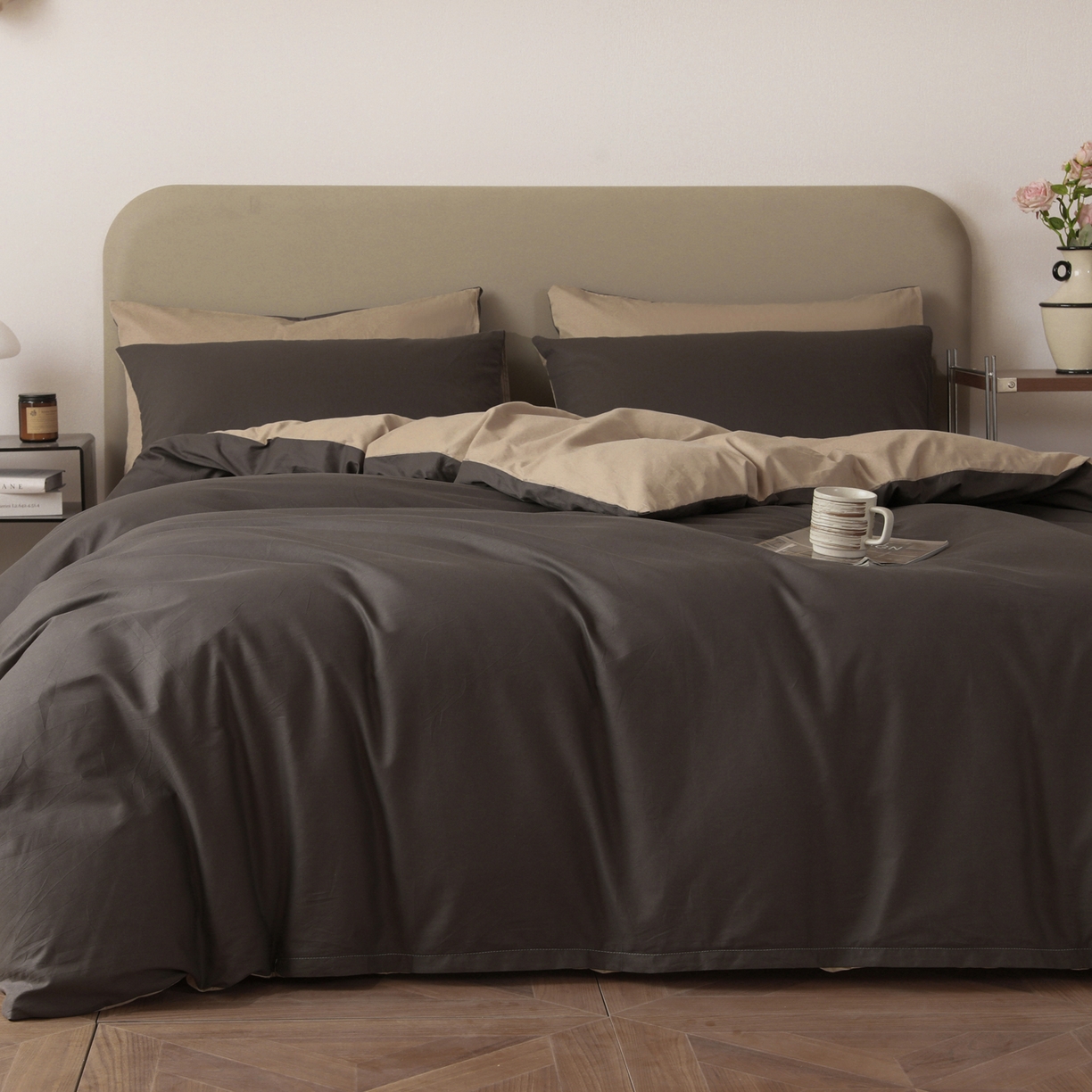 91家纺网 家纺一手货源 找家纺 盛馨家纺 2026新款40长绒棉ins美拉德色系纯色双拼全棉单品四件套单人纯色三件套 深麻灰+白茶