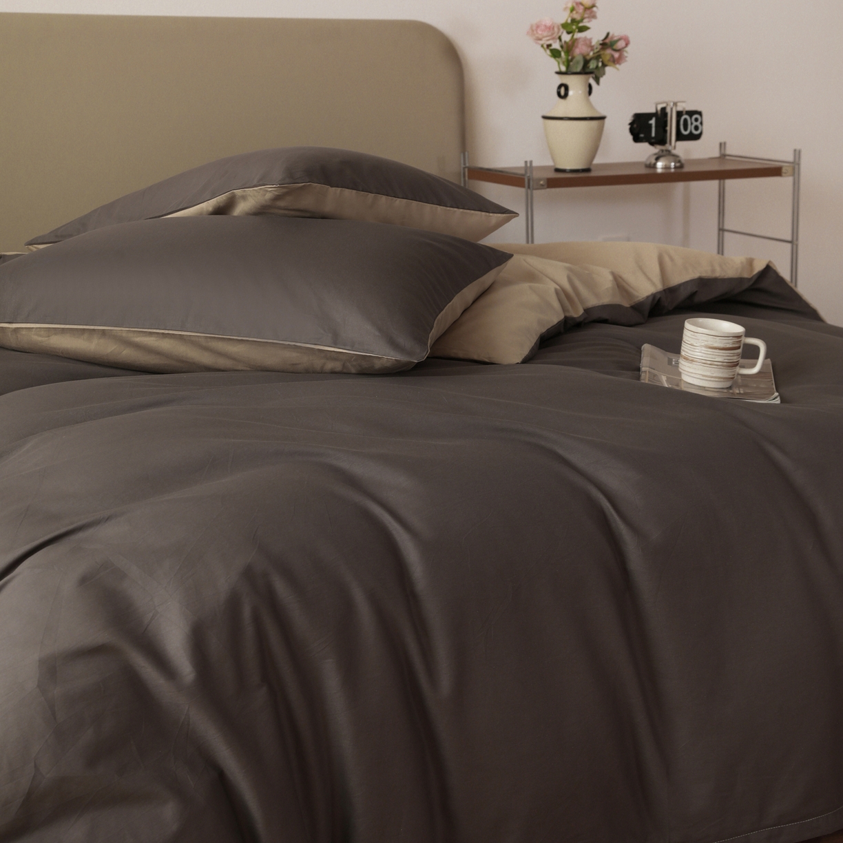 91家纺网 家纺一手货源 找家纺 盛馨家纺 2026新款40长绒棉ins美拉德色系纯色双拼全棉单品四件套单人纯色三件套 深麻灰+白茶
