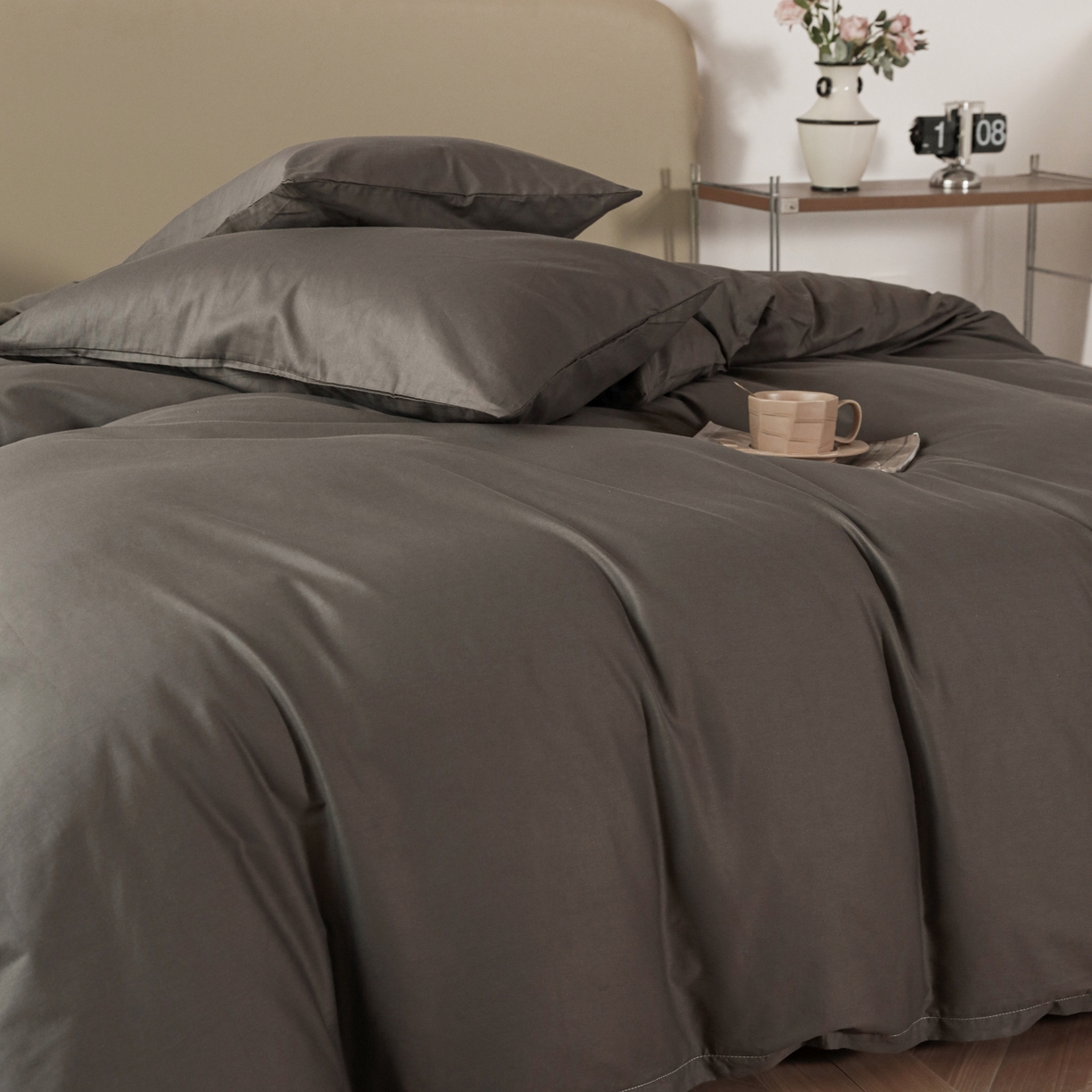 91家纺网 家纺一手货源 找家纺 盛馨家纺 2026新款40长绒棉ins美拉德色系纯色双拼全棉单品四件套单人纯色三件套 深麻灰