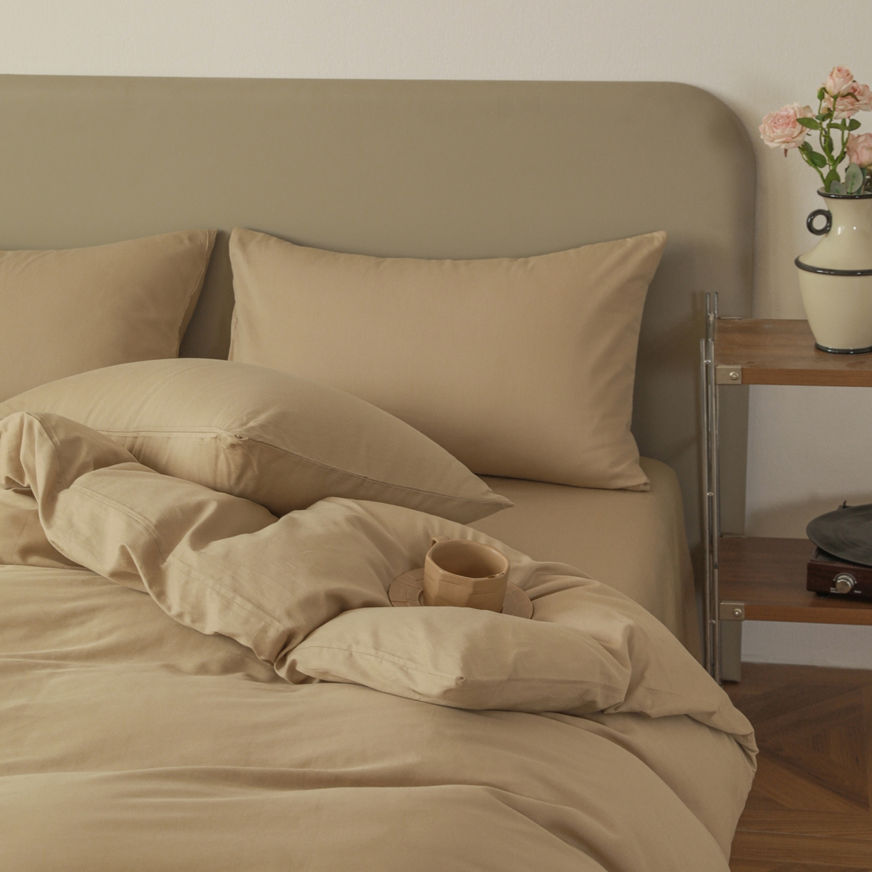 91家纺网 家纺一手货源 找家纺 盛馨家纺 2026新款40长绒棉ins美拉德色系纯色双拼全棉单品四件套单人纯色三件套 白茶