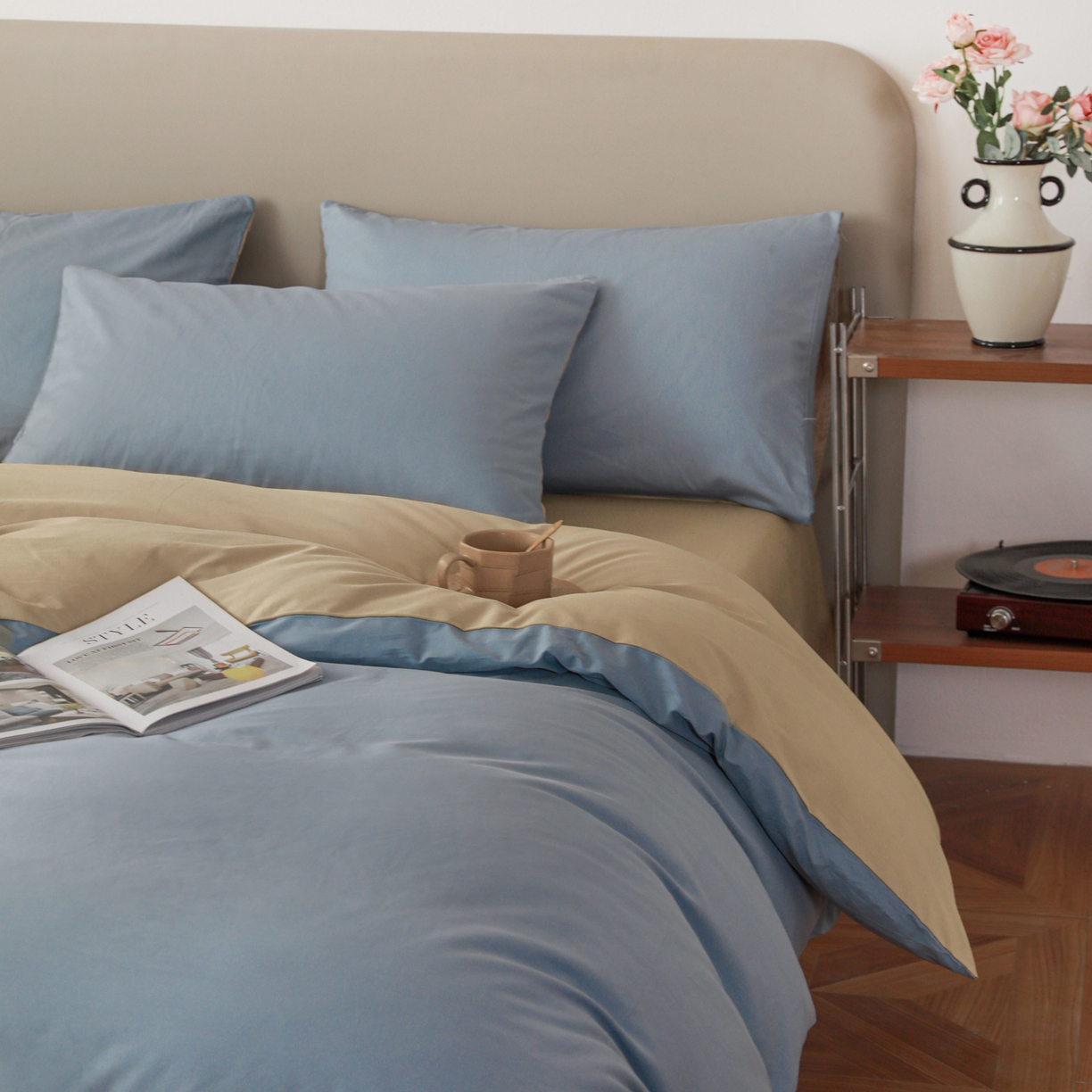 91家纺网 家纺一手货源 找家纺 盛馨家纺 2026新款40长绒棉ins美拉德色系纯色双拼全棉单品四件套单人纯色三件套 晴蓝+奶茶