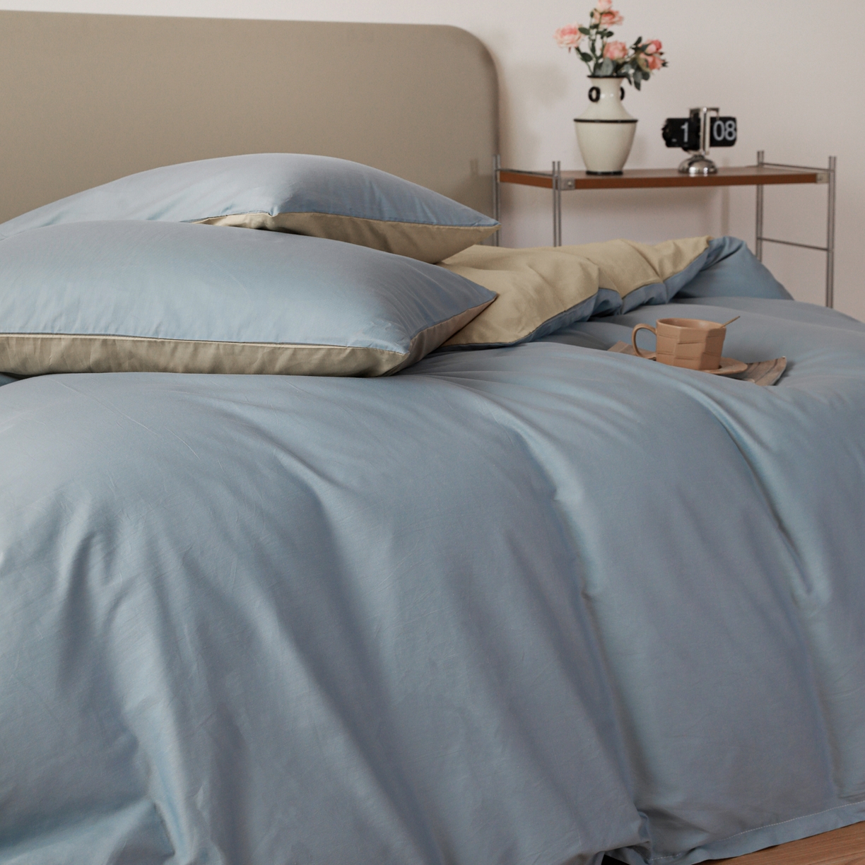 91家纺网 家纺一手货源 找家纺 盛馨家纺 2026新款40长绒棉ins美拉德色系纯色双拼全棉单品四件套单人纯色三件套 晴蓝+奶茶