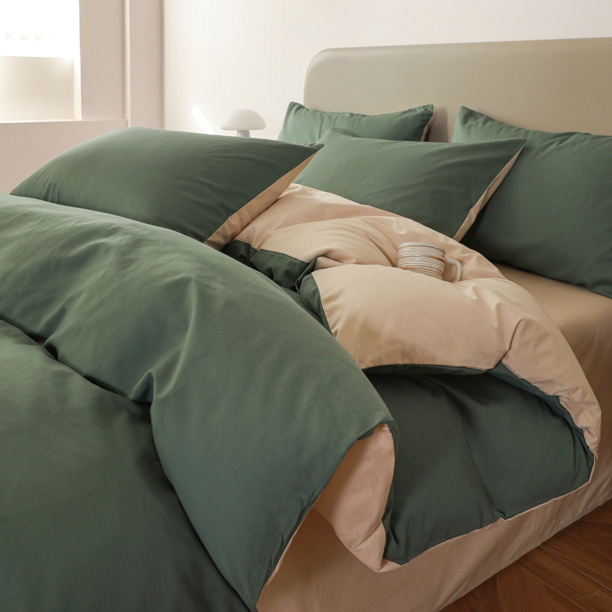 91家纺网 家纺一手货源 找家纺 盛馨家纺 2026新款40长绒棉ins美拉德色系纯色双拼全棉单品四件套单人纯色三件套 松绿+杏仁色