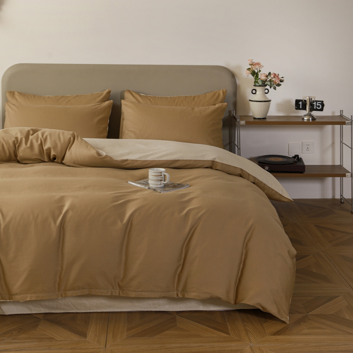 91家纺网 家纺一手货源 找家纺 盛馨家纺 2026新款40长绒棉ins美拉德色系纯色双拼全棉单品四件套单人纯色三件套 桃木心+杏仁色