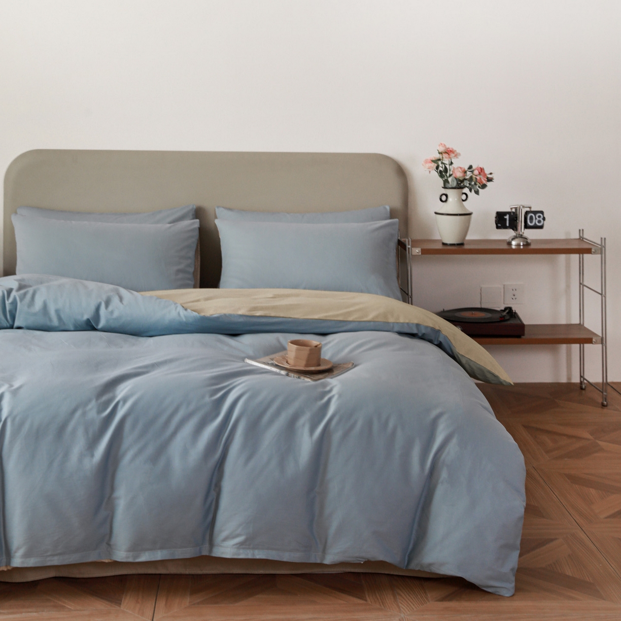 91家纺网 家纺一手货源 找家纺 盛馨家纺 2026新款40长绒棉ins美拉德色系纯色双拼全棉单品被套 晴蓝+奶茶