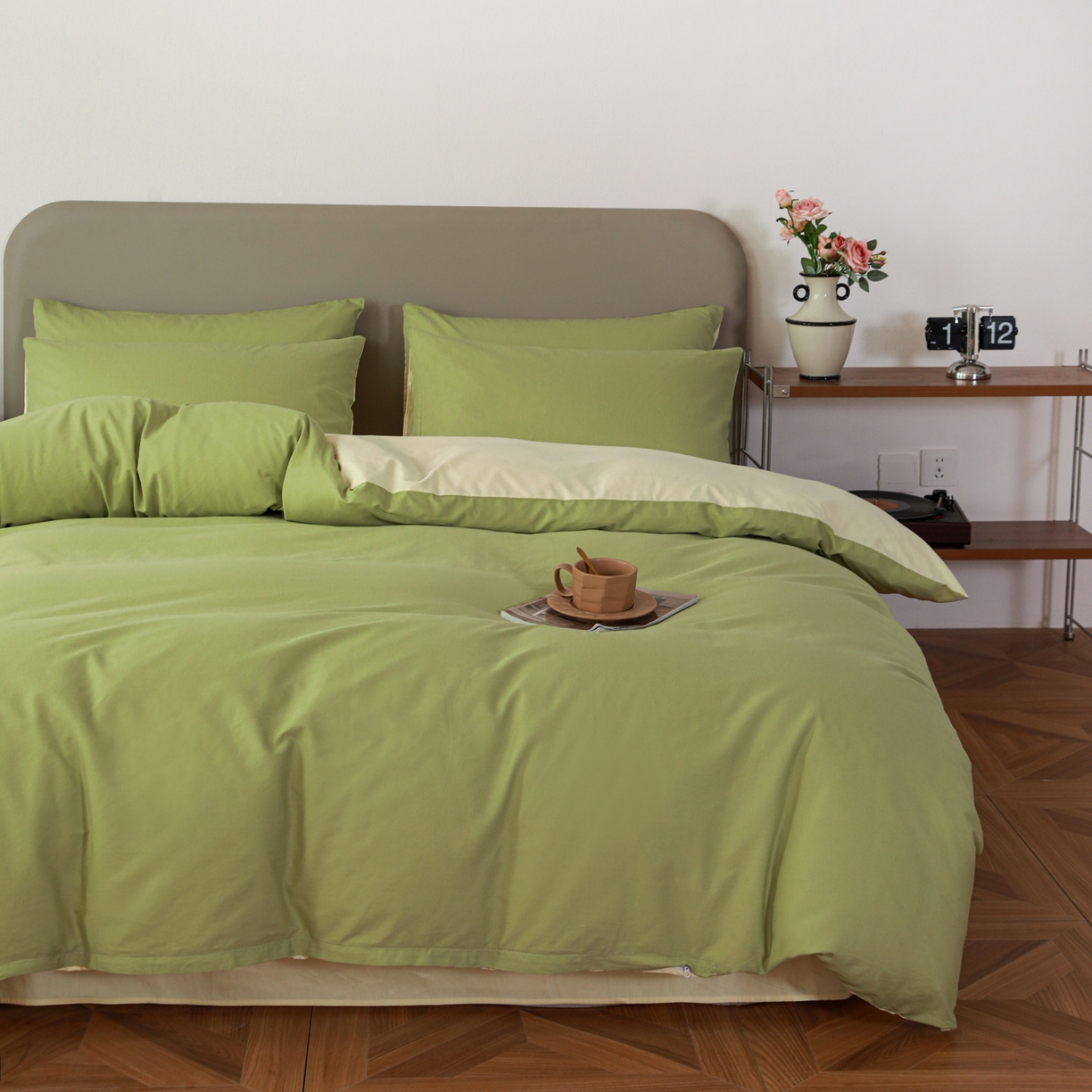 91家纺网 家纺一手货源 找家纺 盛馨家纺 2026新款40长绒棉ins美拉德色系纯色双拼全棉单品被套 豆绿+嫩黄