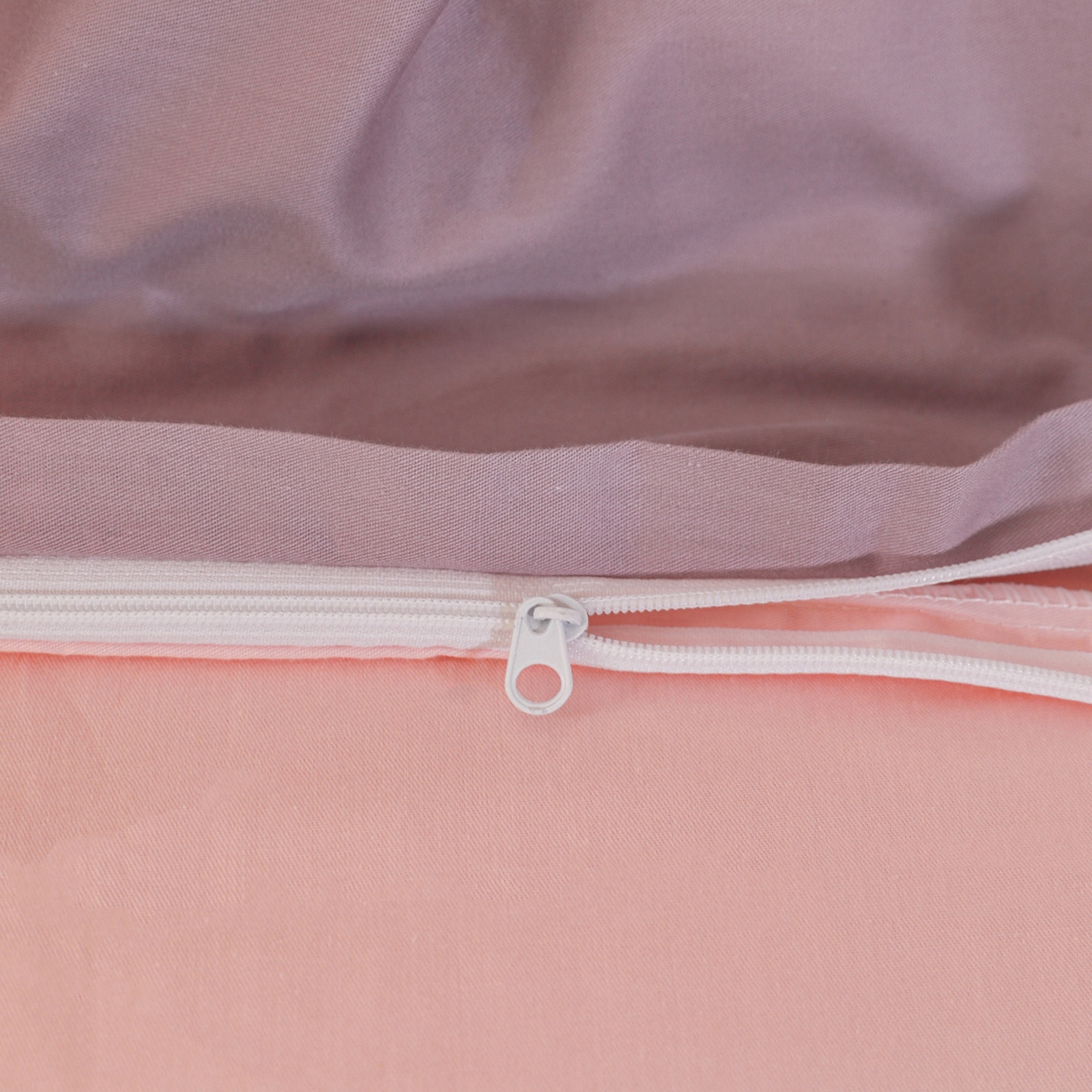 91家纺网 家纺一手货源 找家纺 盛馨家纺 2026新款40长绒棉ins美拉德色系纯色双拼全棉单品被套 茄花紫+桃夭