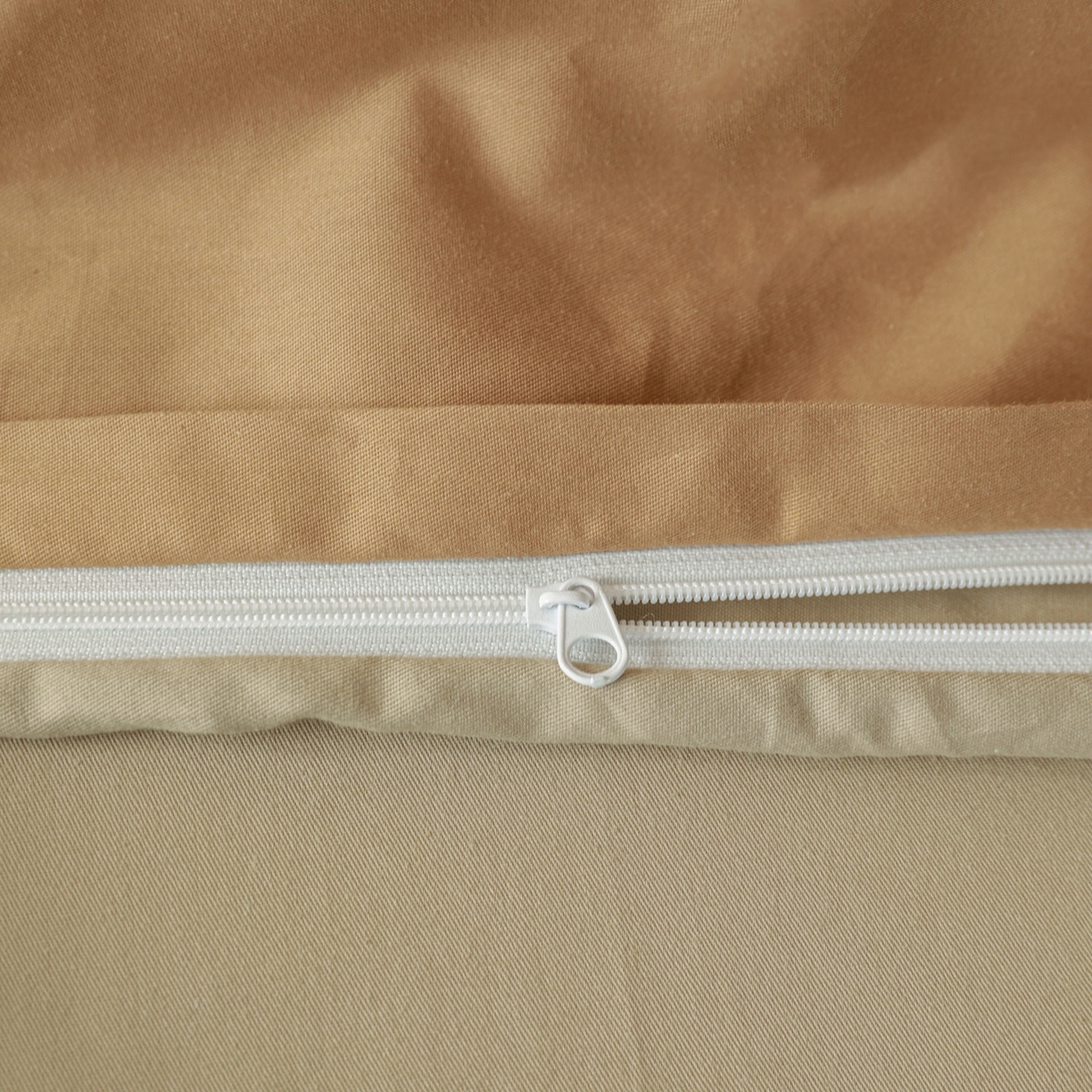 91家纺网 家纺一手货源 找家纺 盛馨家纺 2026新款40长绒棉ins美拉德色系纯色双拼全棉单品被套 黄琉璃+云光黄