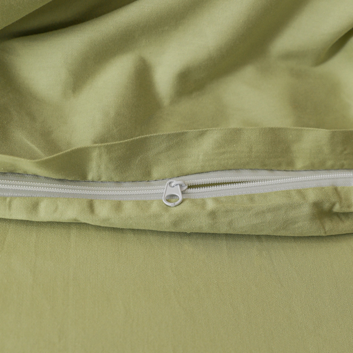 91家纺网 家纺一手货源 找家纺 盛馨家纺 2026新款40长绒棉ins美拉德色系纯色双拼全棉单品被套 豆绿