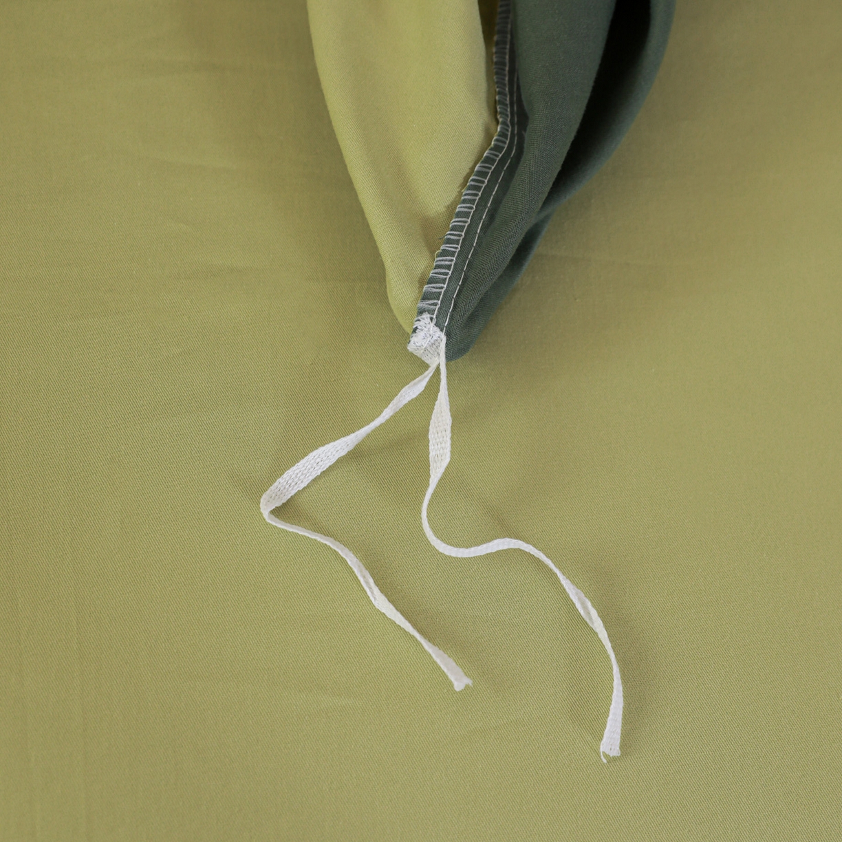 91家纺网 家纺一手货源 找家纺 盛馨家纺 2026新款40长绒棉ins美拉德色系纯色双拼全棉单品被套 松绿+豆绿