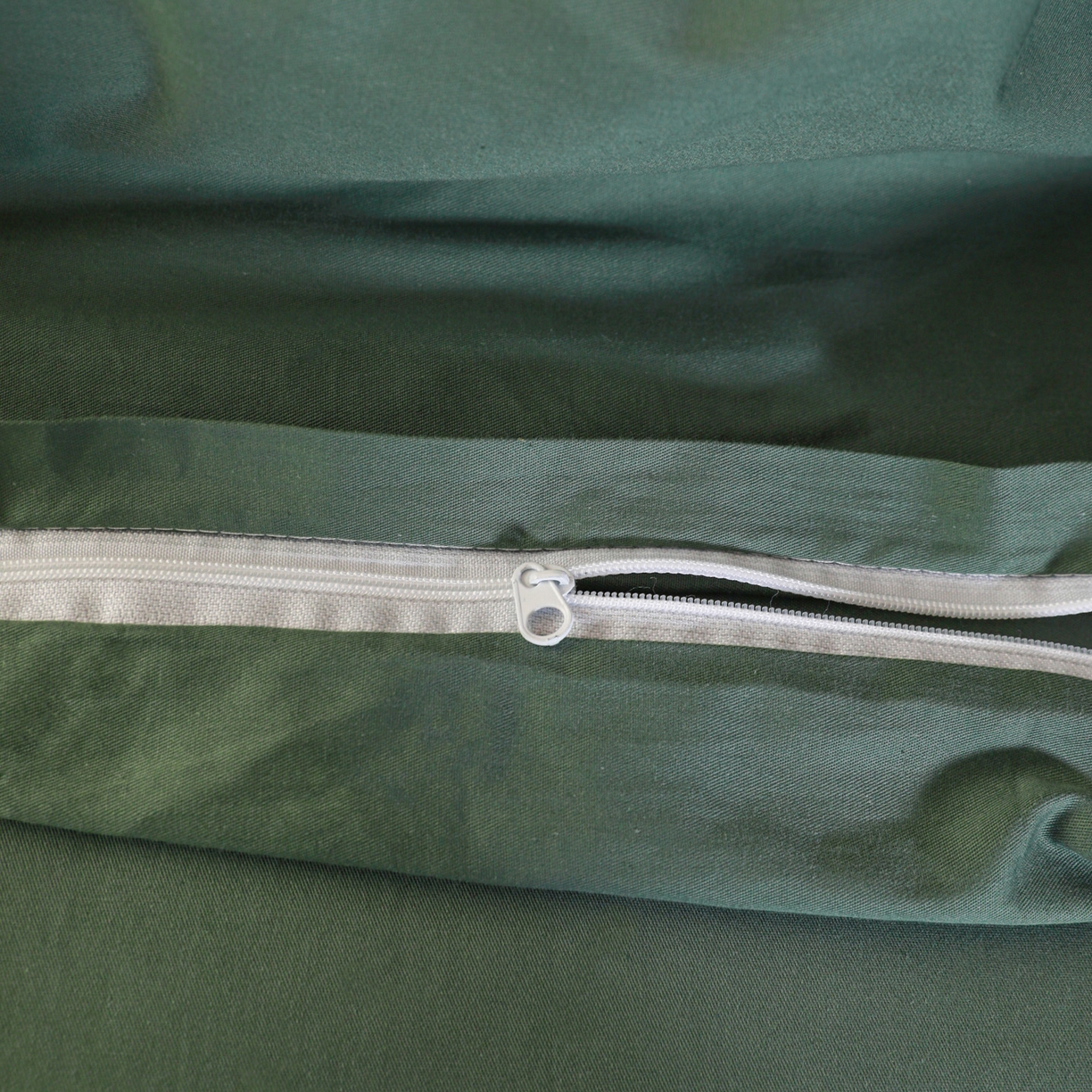 91家纺网 家纺一手货源 找家纺 盛馨家纺 2026新款40长绒棉ins美拉德色系纯色双拼全棉单品被套 松绿