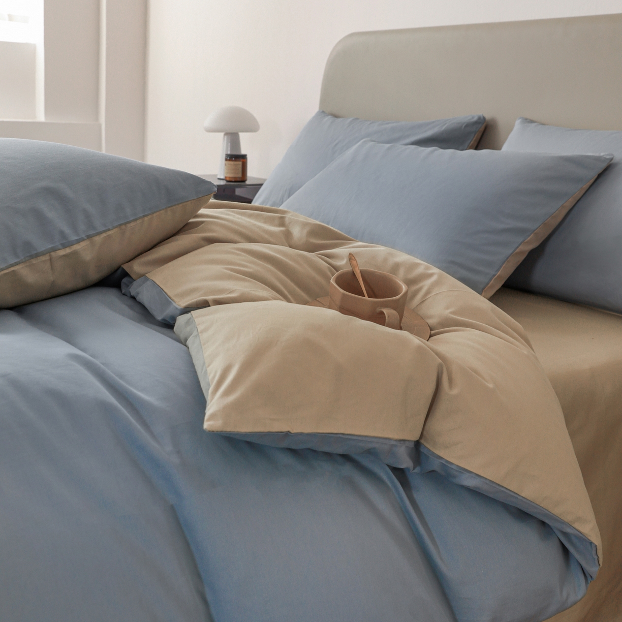 91家纺网 家纺一手货源 找家纺 盛馨家纺 2026新款40长绒棉ins美拉德色系纯色双拼全棉单品枕套 晴蓝+奶茶