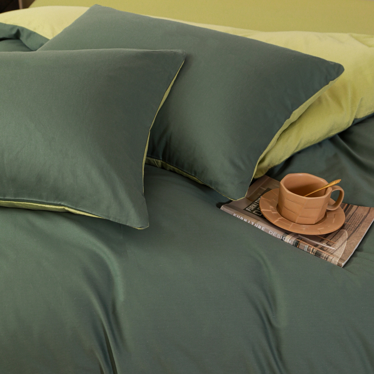 91家纺网 家纺一手货源 找家纺 盛馨家纺 2026新款40长绒棉ins美拉德色系纯色双拼全棉单品枕套 松绿+豆绿