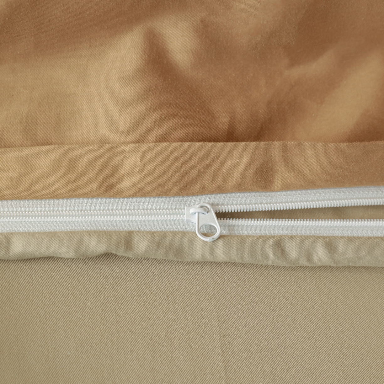 91家纺网 家纺一手货源 找家纺 盛馨家纺 2026新款40长绒棉ins美拉德色系纯色双拼全棉单品枕套 黄琉璃+云光黄