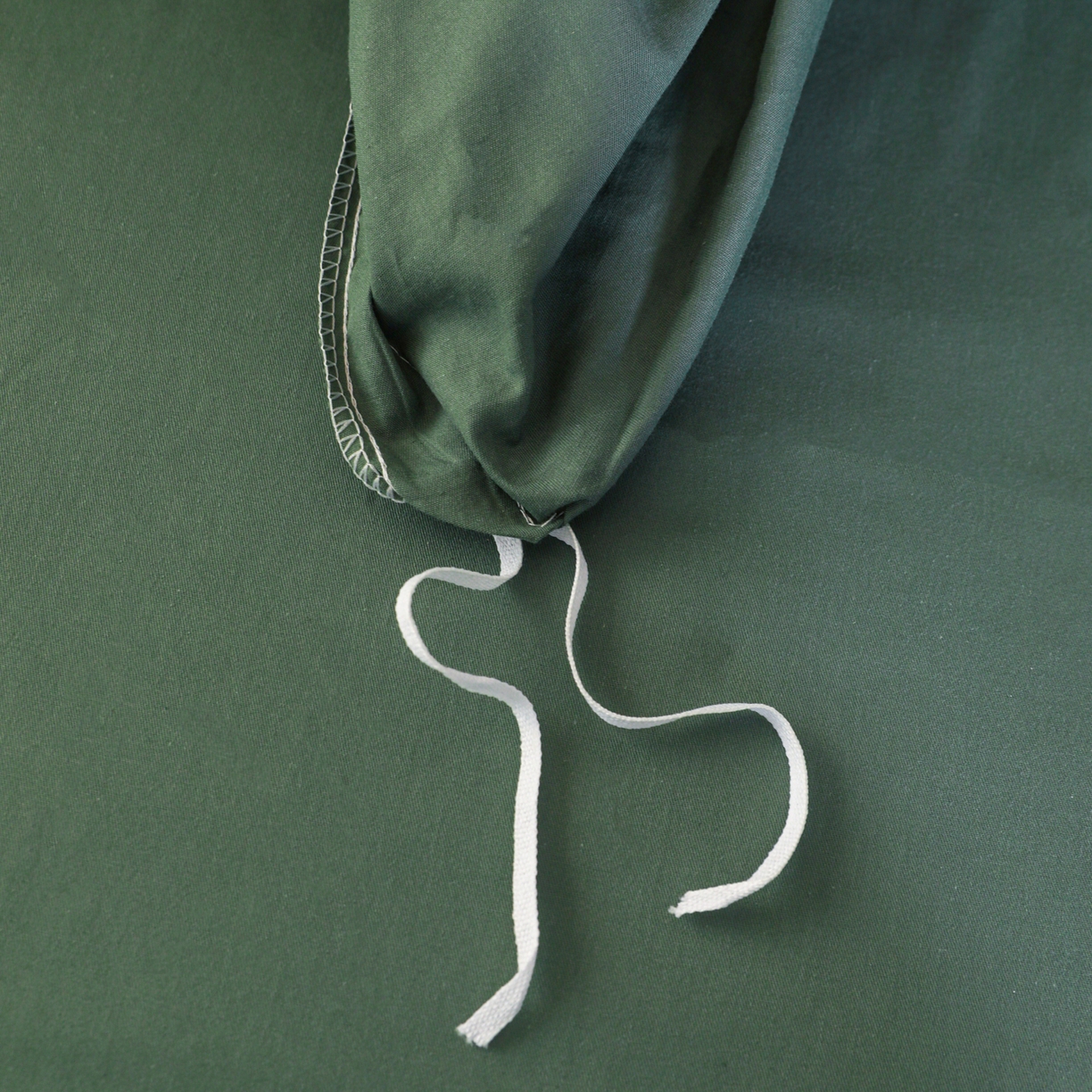 91家纺网 家纺一手货源 找家纺 盛馨家纺 2026新款40长绒棉ins美拉德色系纯色双拼全棉单品枕套 松绿