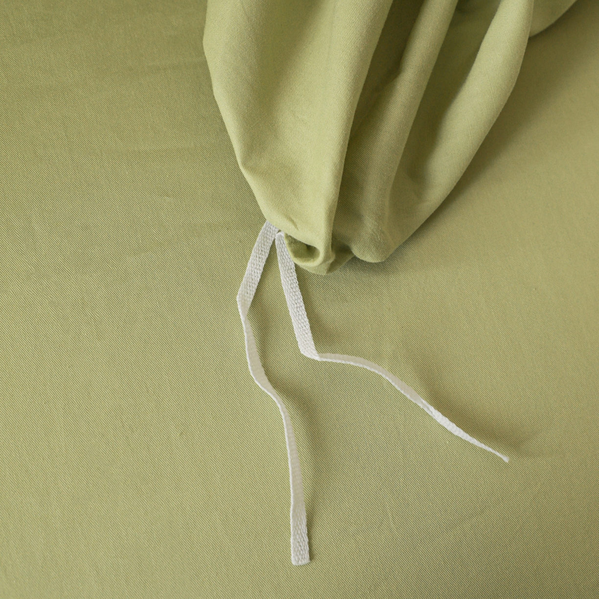 91家纺网 家纺一手货源 找家纺 盛馨家纺 2026新款40长绒棉ins美拉德色系纯色双拼全棉单品枕套 豆绿