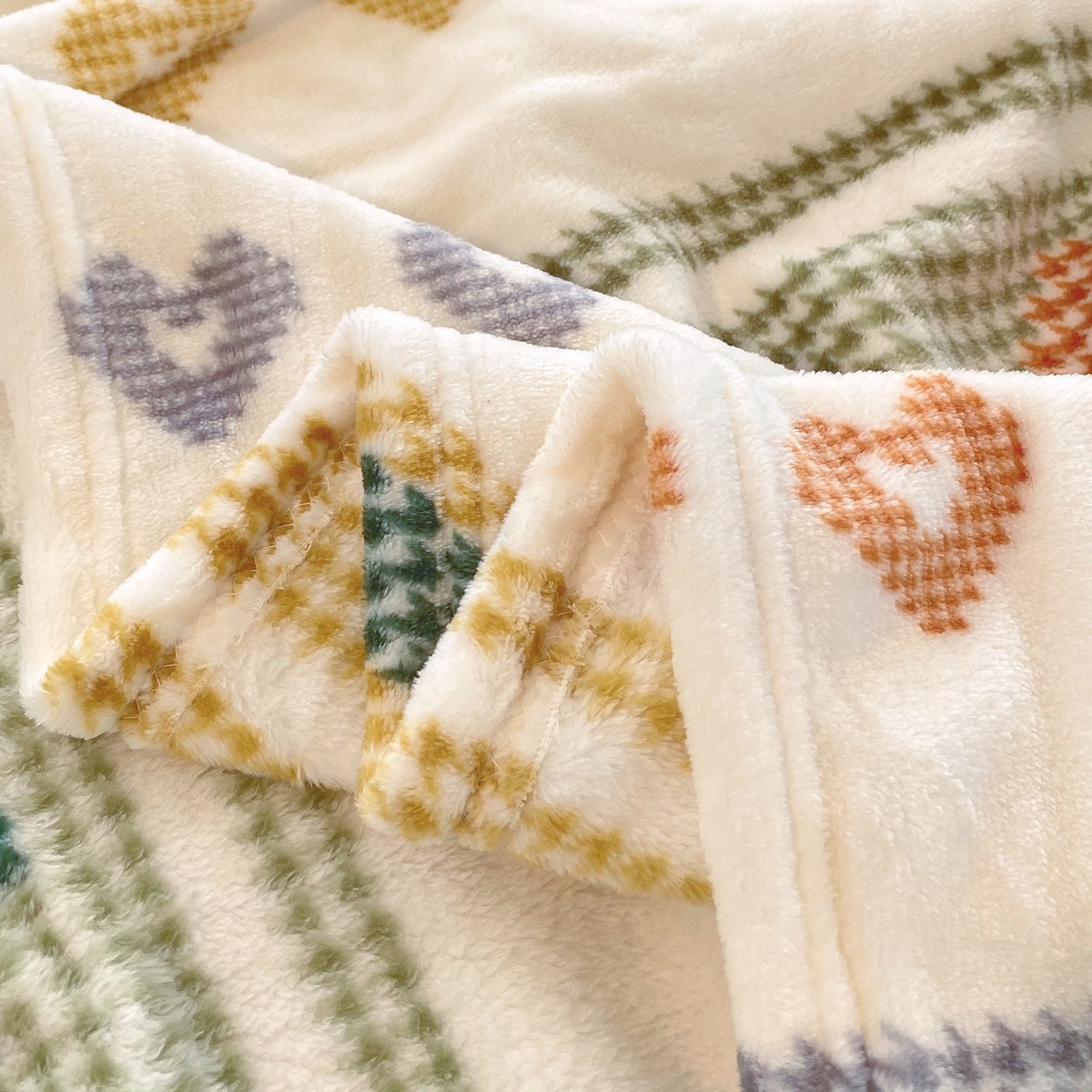 91家纺网 家纺一手货源 找家纺 金鑫汇家纺 2026新款双面绒多功能毛毯空调被旅行车用毯午睡毯披肩盖毯 同心千鸟格-双面绒毛毯