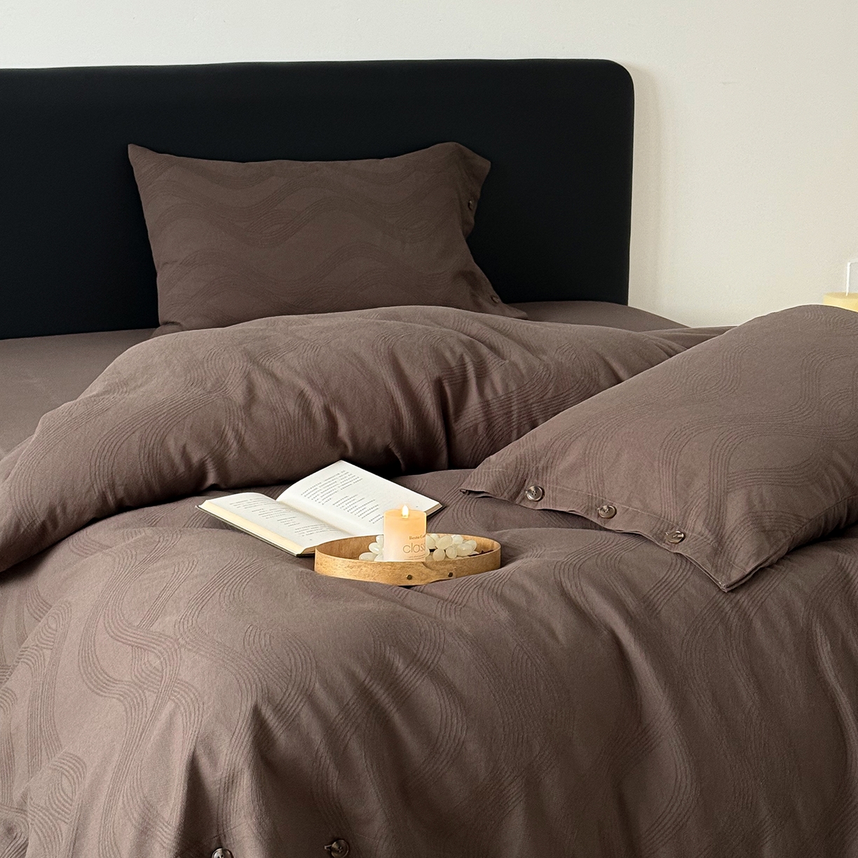 91家纺网 家纺一手货源 找家纺 曼布缇 2026新款全棉三层色织提花四件套-奥斯汀（严格控价券后278元起） 奥斯汀-深咖