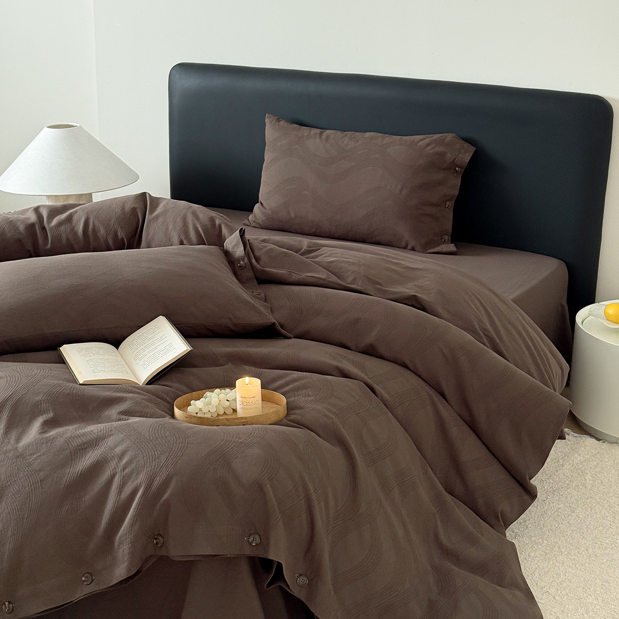 91家纺网 家纺一手货源 找家纺 曼布缇 2026新款全棉三层色织提花四件套-奥斯汀（严格控价券后278元起） 奥斯汀-深咖