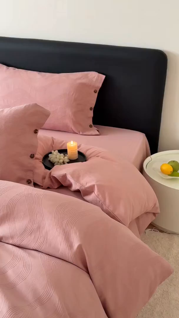 91家纺网 家纺一手货源 找家纺 （总）曼布缇 2026新款全棉三层色织提花四件套-奥斯汀（严格控价券后278元起）