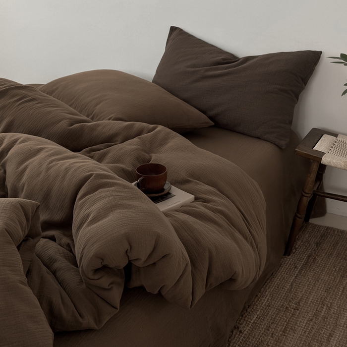 91家纺网 家纺一手货源 找家纺 良品汇馆 2026【纯色皱皱纱四件套】四件套良品全棉柔软床品套件双层水洗做皱件套 (太妃棕被+单)枕套太妃棕+巧克力棕混搭