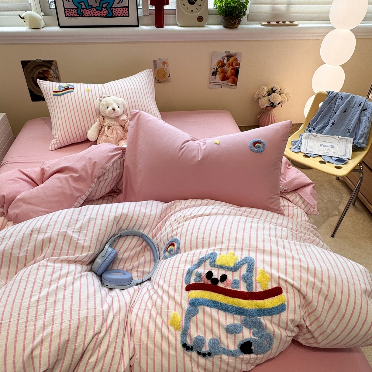 91家纺网 家纺一手货源 找家纺 珺柔家纺 2026新款水洗棉毛巾绣四件套 彩虹小猫