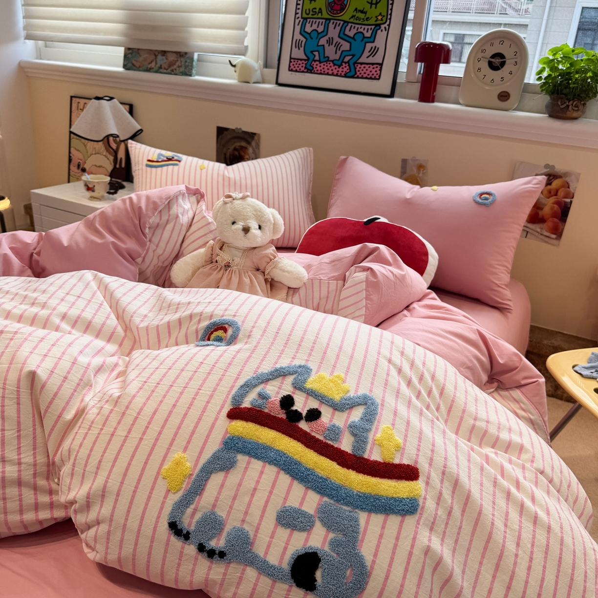 91家纺网 家纺一手货源 找家纺 珺柔家纺 2026新款水洗棉毛巾绣四件套 彩虹小猫