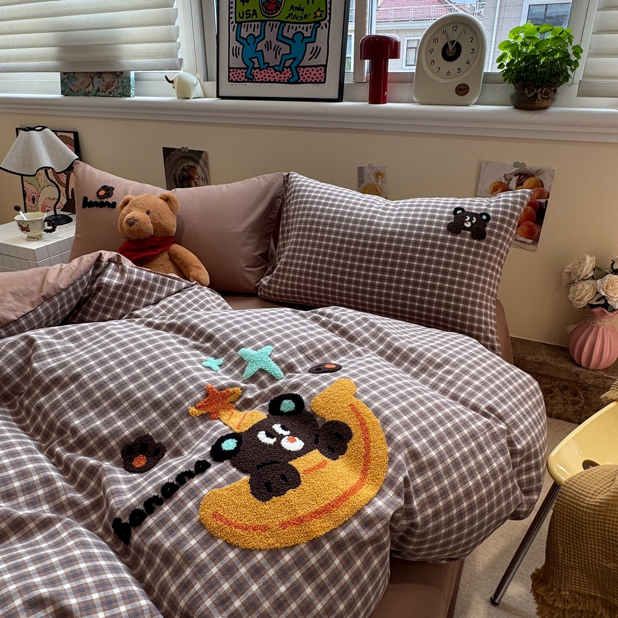 91家纺网 家纺一手货源 找家纺 珺柔家纺 2026新款水洗棉毛巾绣四件套 巧克力小熊