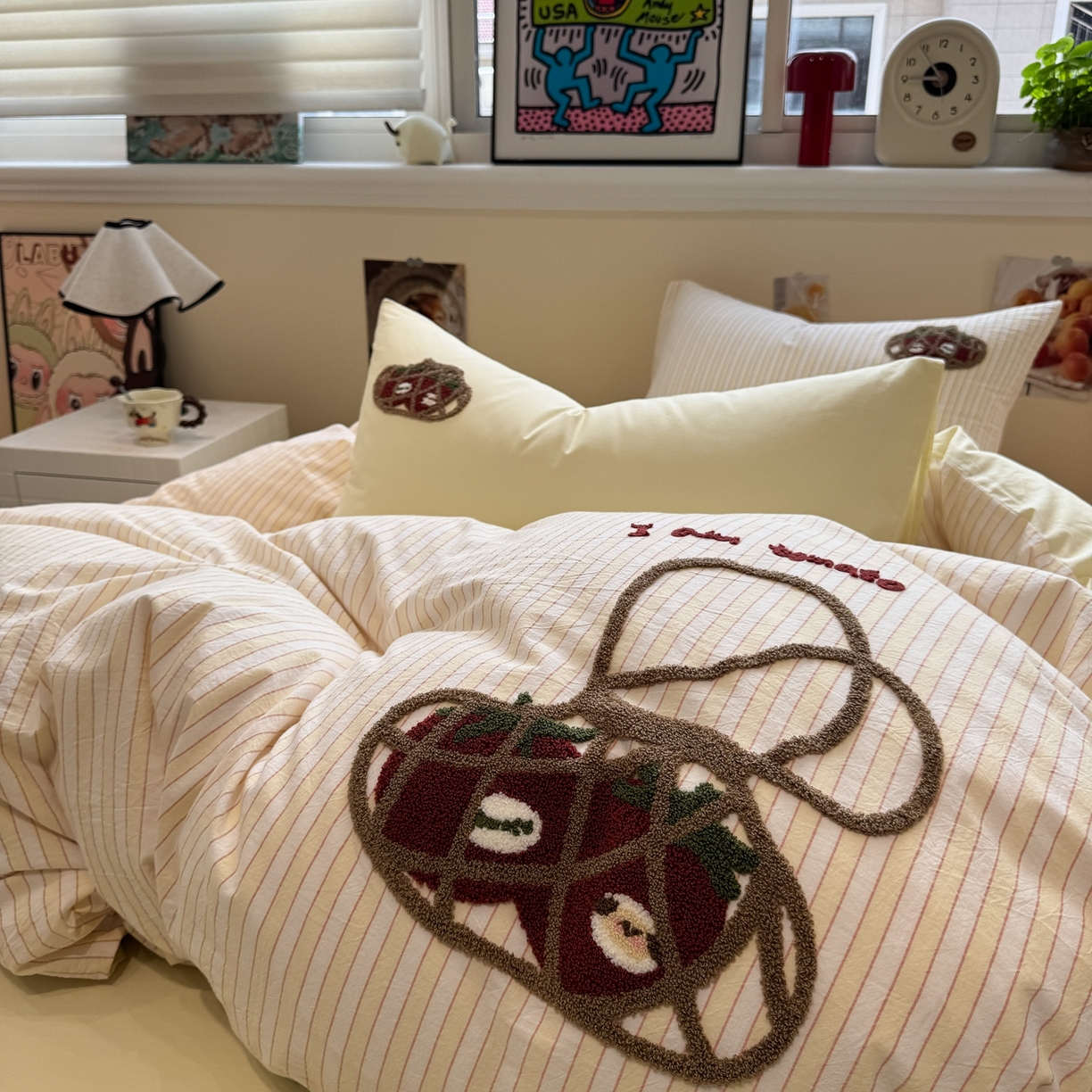 91家纺网 家纺一手货源 找家纺 珺柔家纺 2026新款水洗棉毛巾绣四件套 番茄小羊