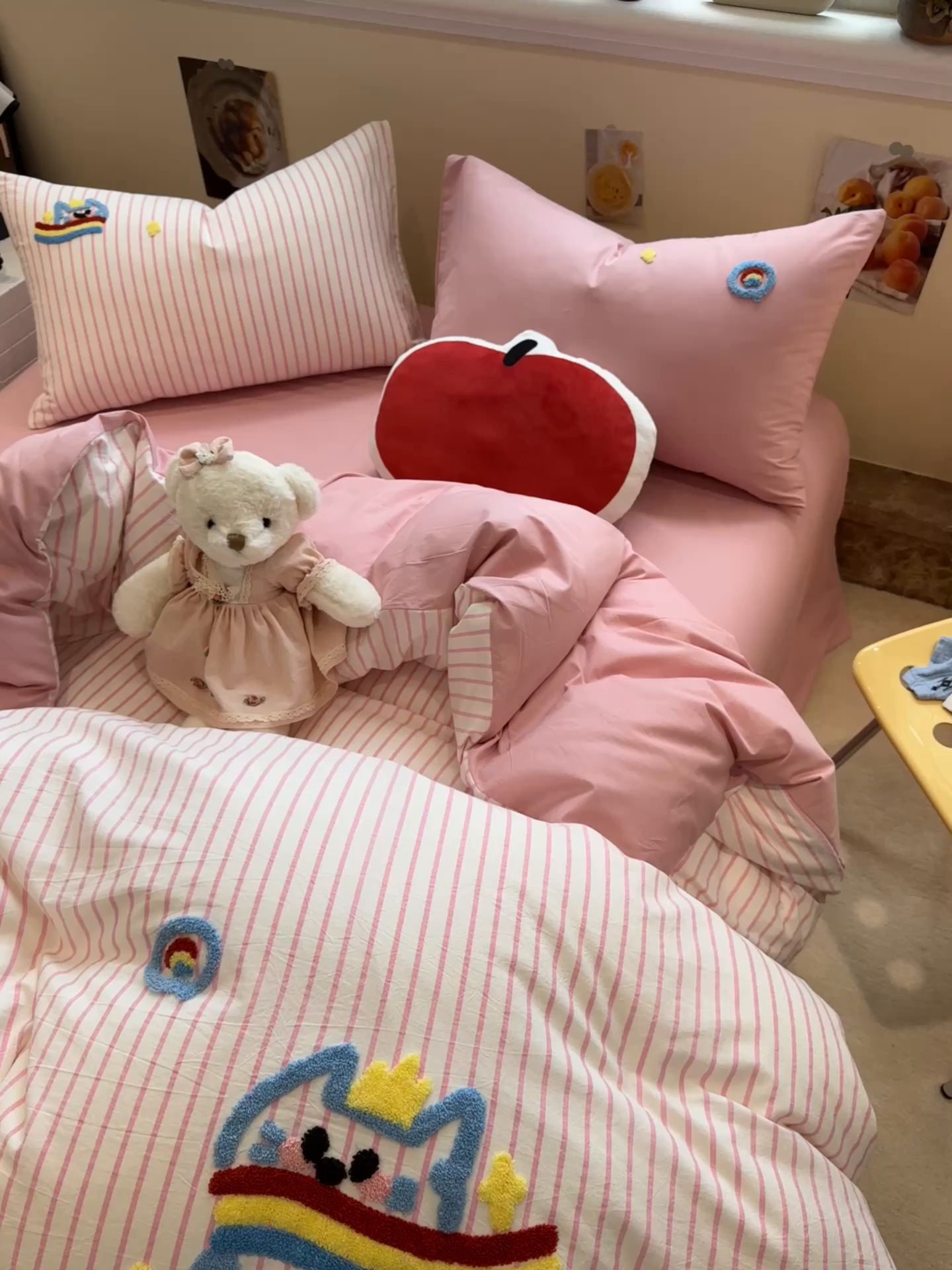 91家纺网 家纺一手货源 找家纺 珺柔家纺 2026新款水洗棉毛巾绣四件套 彩虹小猫